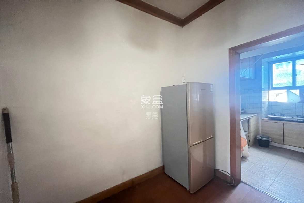 红旗区四片  2室1厅1卫    1200.0元/月 红旗区四片  2室1厅1卫    1200.0元/月室内图