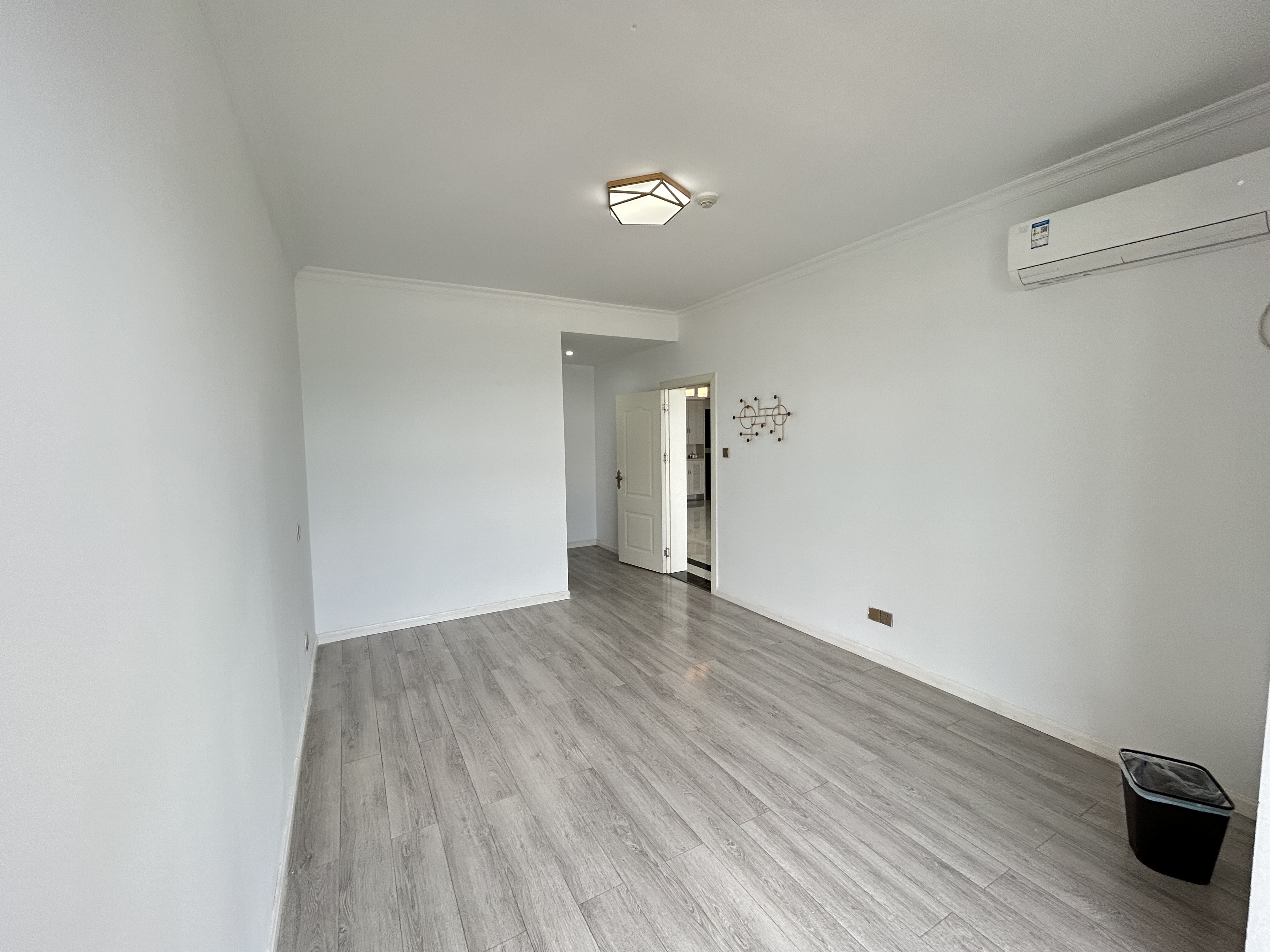 南门口安置小区一期 3室2厅2卫 2500.0元/月 南门口安置小区一期 3室2厅2卫 2500.0元/月室内图