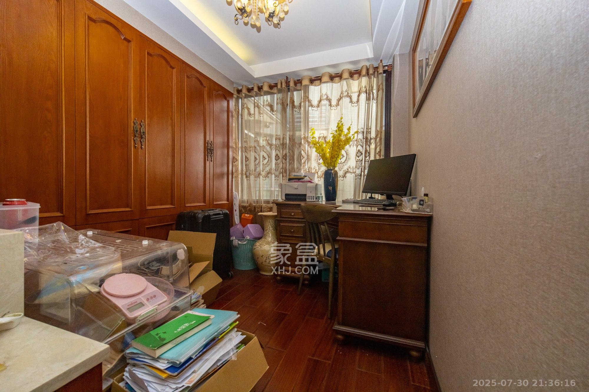 恒基凯旋门一二期 4室2厅2卫 126.0万 恒基凯旋门一二期 4室2厅2卫 126.0万卧室