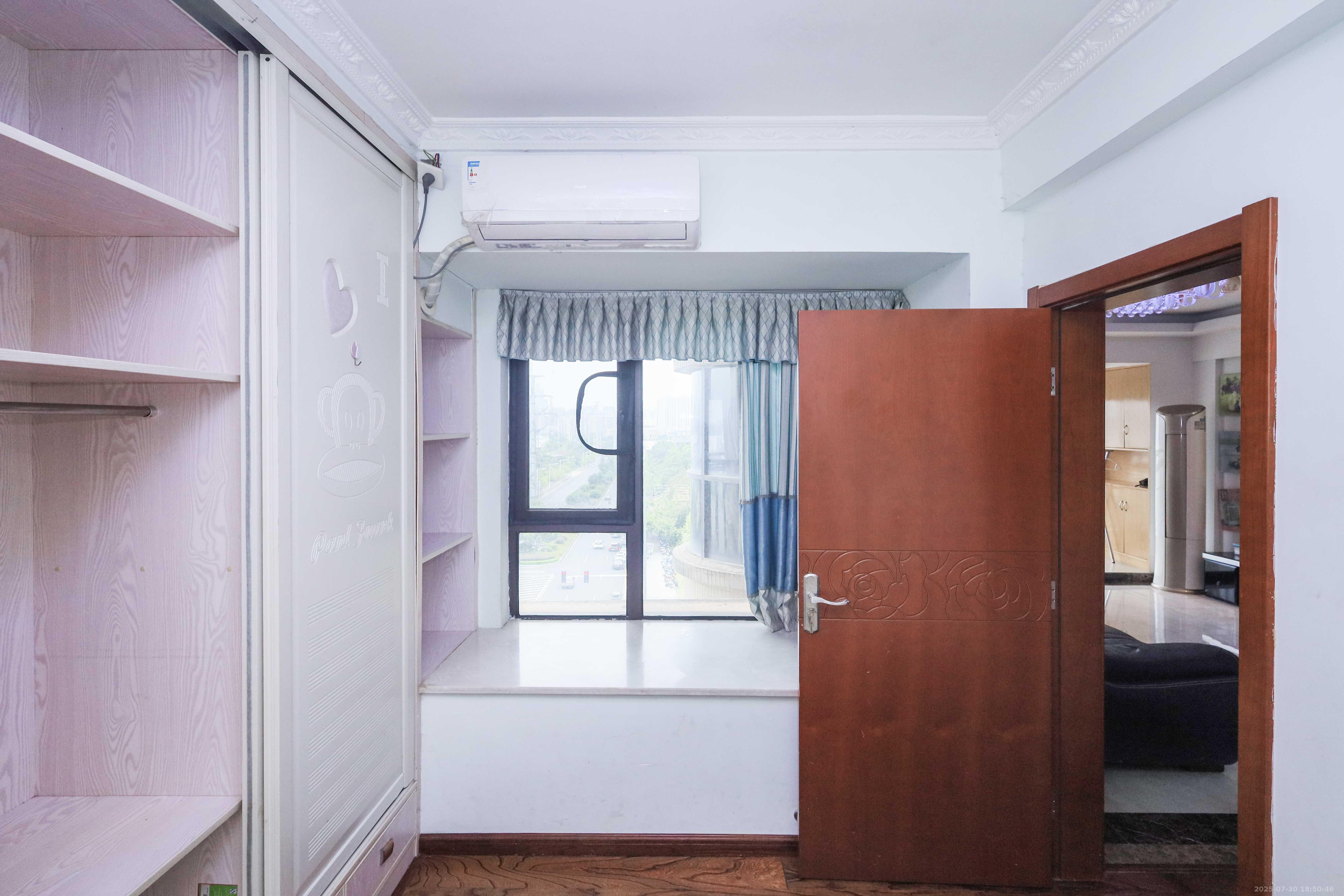 保利麓谷林语F区 3室2厅1卫 68.8万 保利麓谷林语F区 3室2厅1卫 68.8万卧室