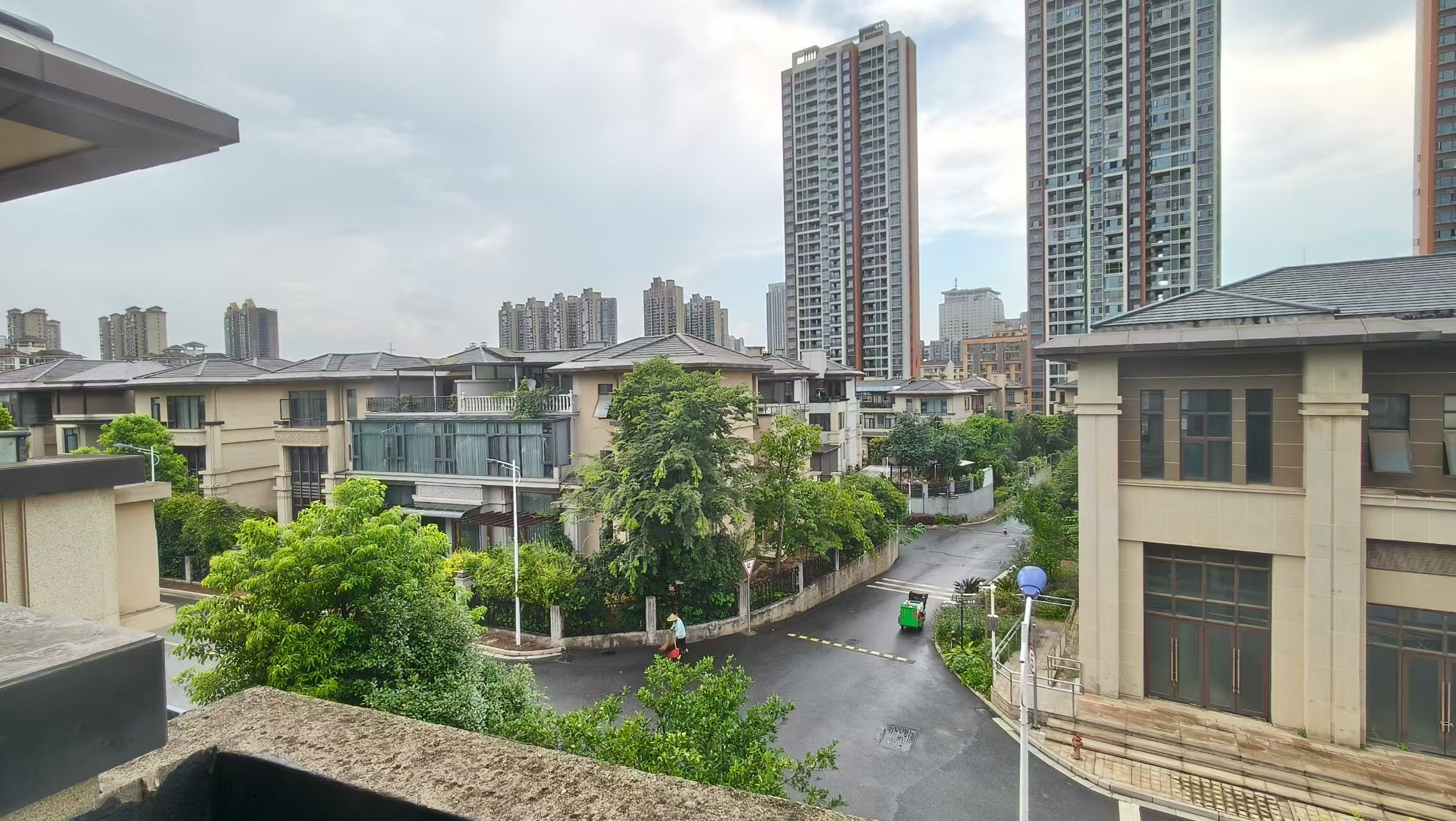 新世界梓山湖 5室2厅3卫 528.0万 新世界梓山湖 5室2厅3卫 528.0万室内图