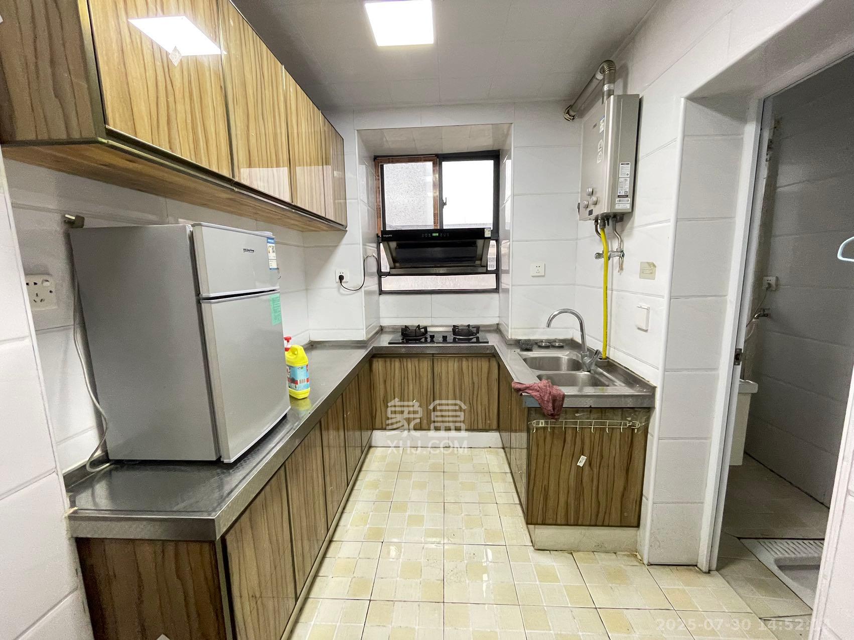 茶山村小区 3室1厅1卫 2800.0元/月 茶山村小区 3室1厅1卫 2800.0元/月室内图