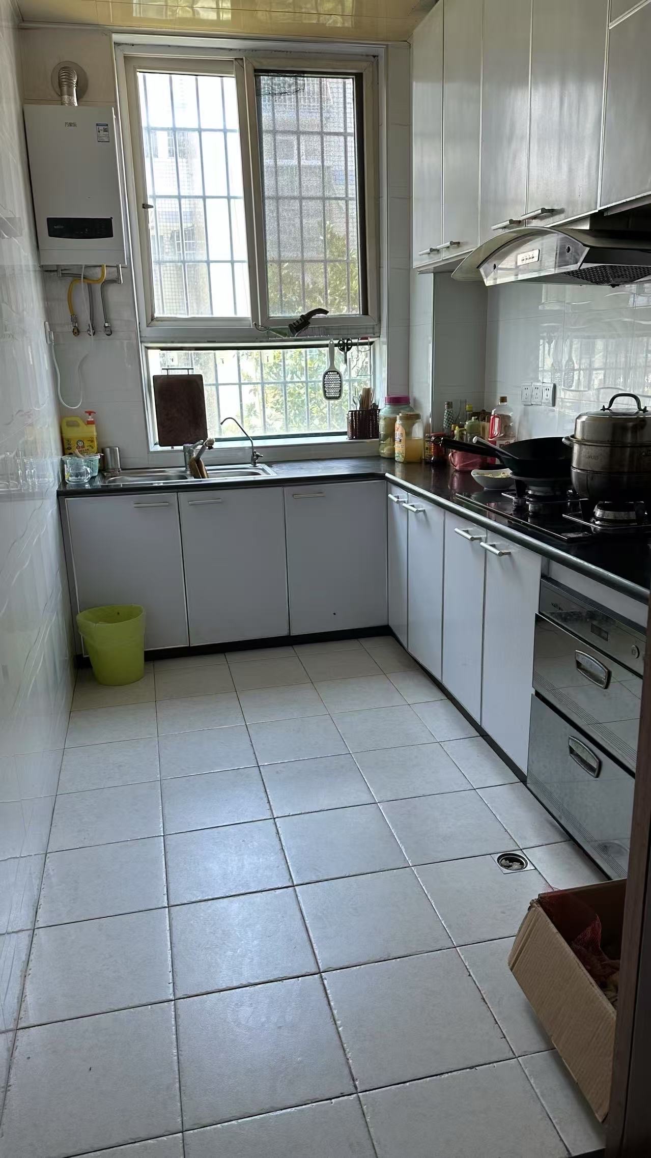 宏泰阳光家园  3室2厅2卫    1000.0元/月室内图