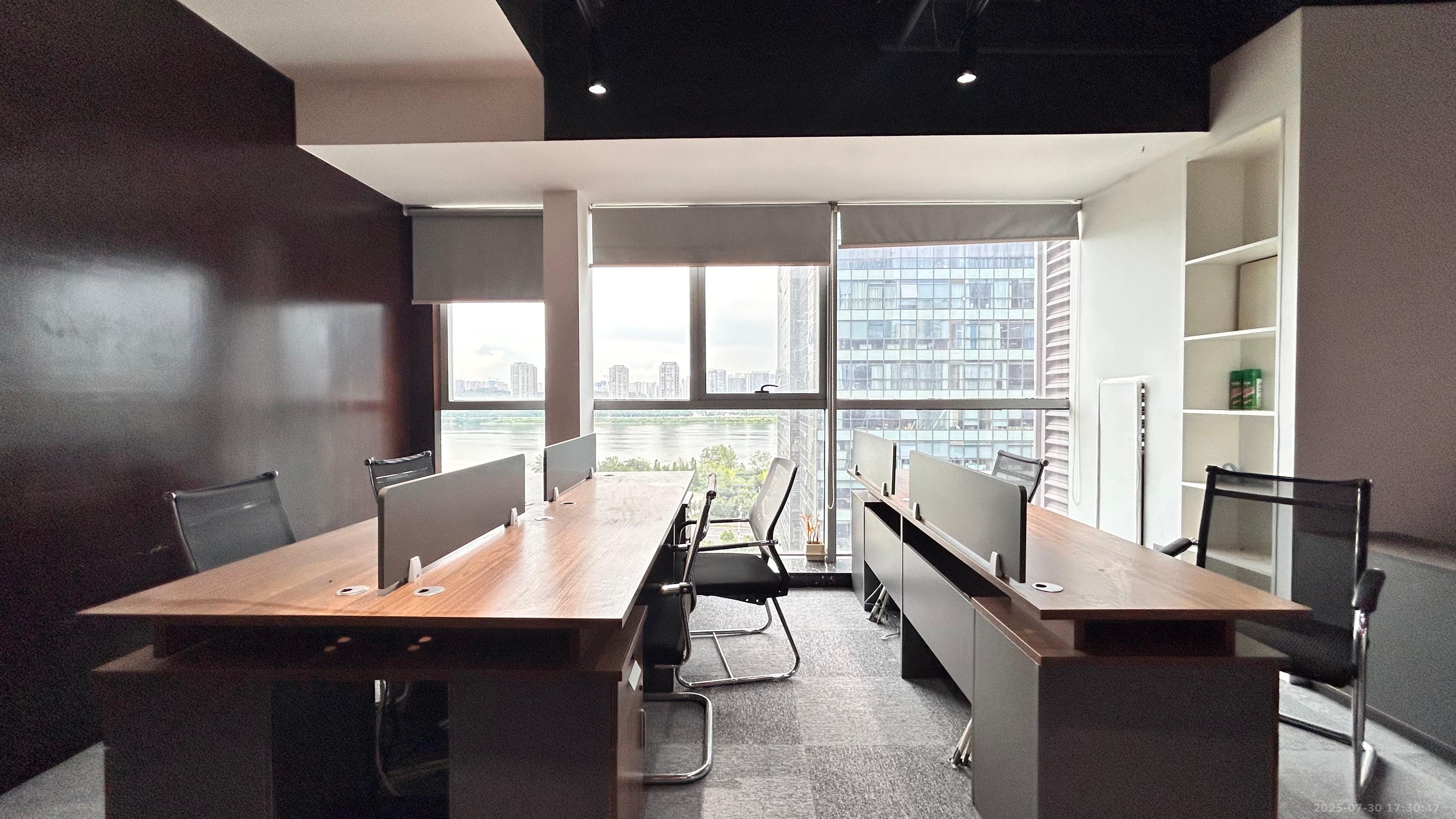 奥克斯滨仕花园(奥克斯洋湖广场/奥克斯中心)  3室2厅1卫    1100.0元/月 奥克斯滨仕花园(奥克斯洋湖广场/奥克斯中心)  3室2厅1卫    1100.0元/月室内图