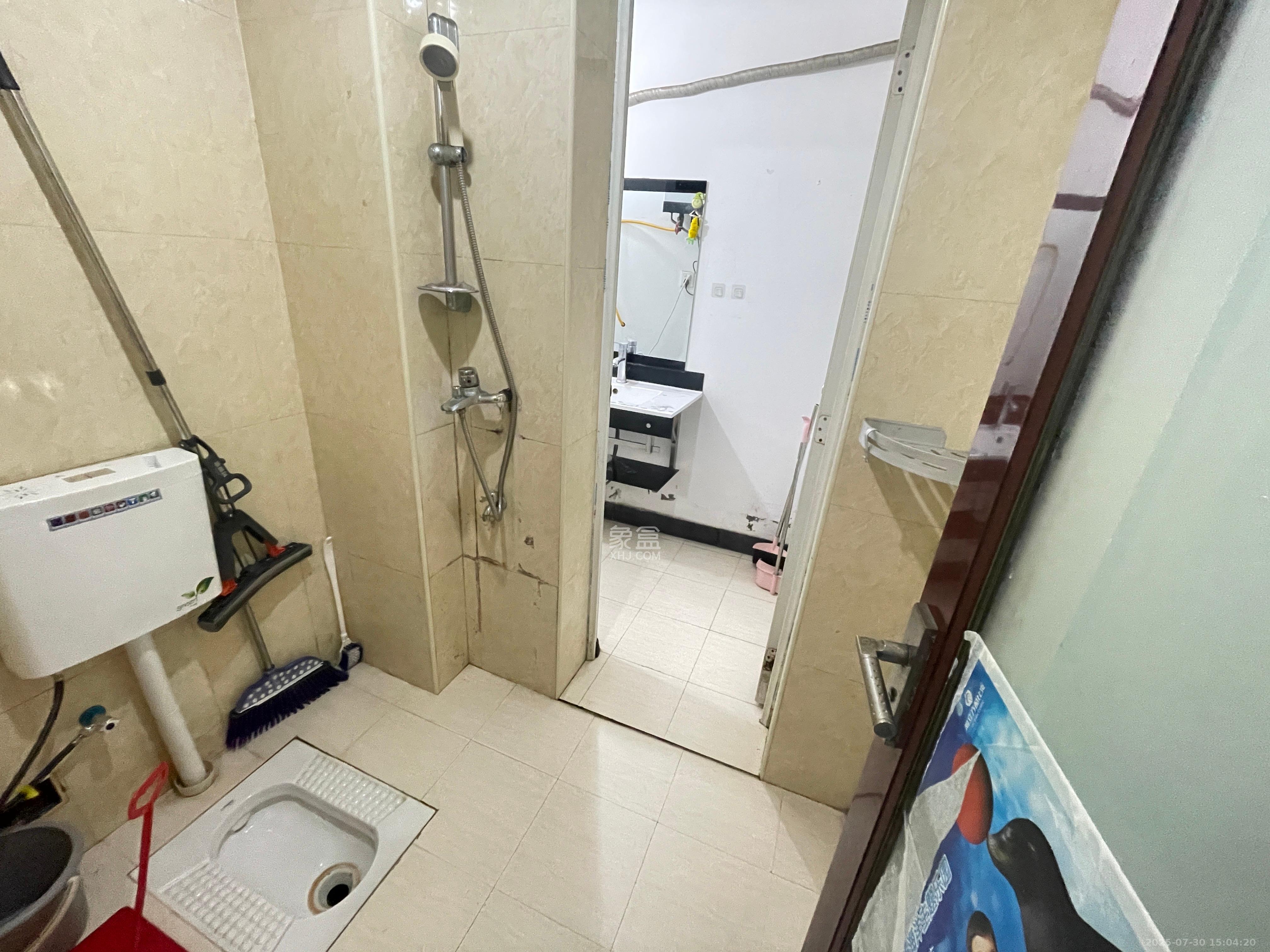 汇都公寓  2室1厅1卫    1800.0元/月 汇都公寓  2室1厅1卫    1800.0元/月室内图