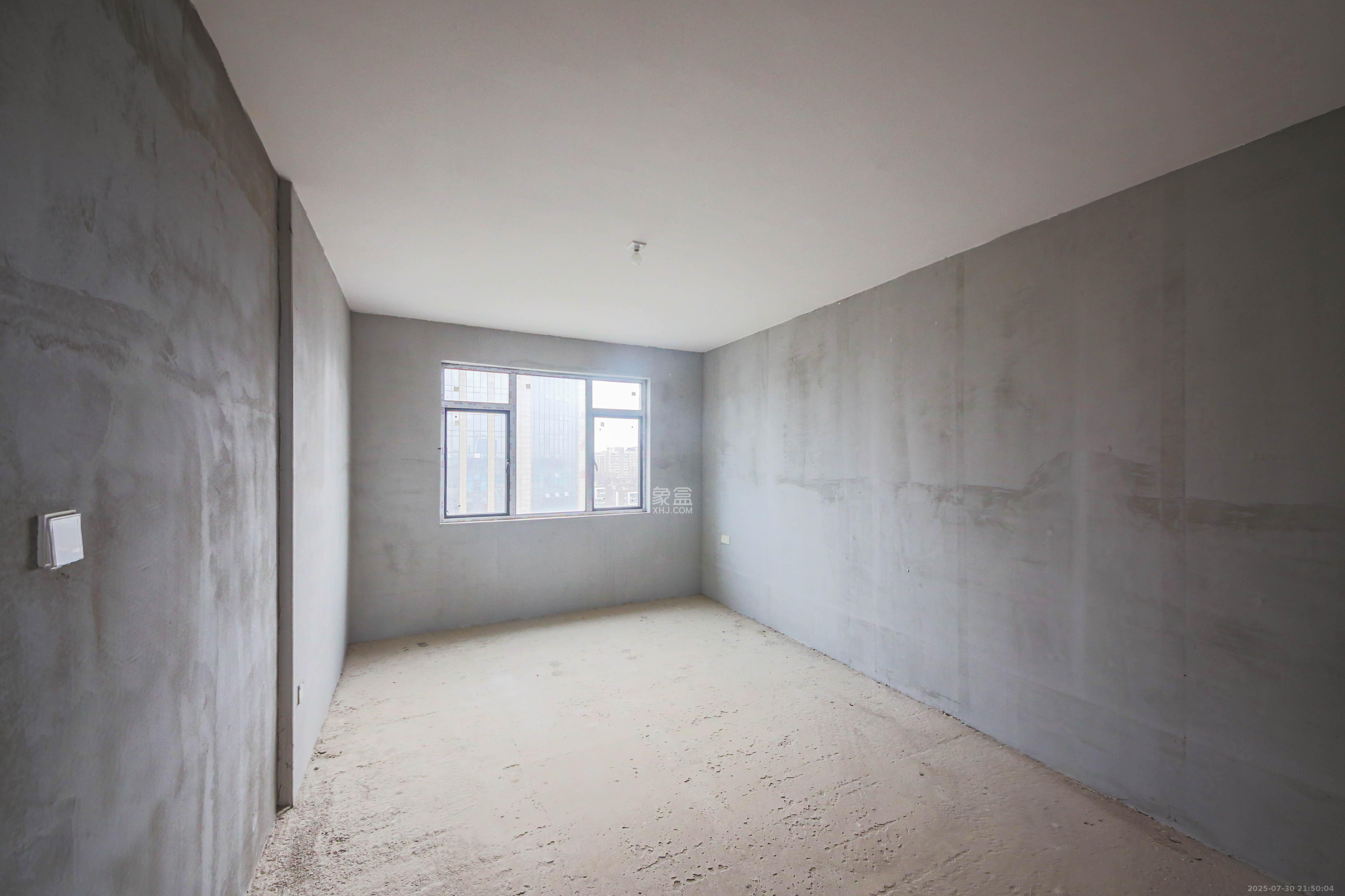 友谊青苑  5室2厅2卫    295.0万 友谊青苑  5室2厅2卫    295.0万卧室