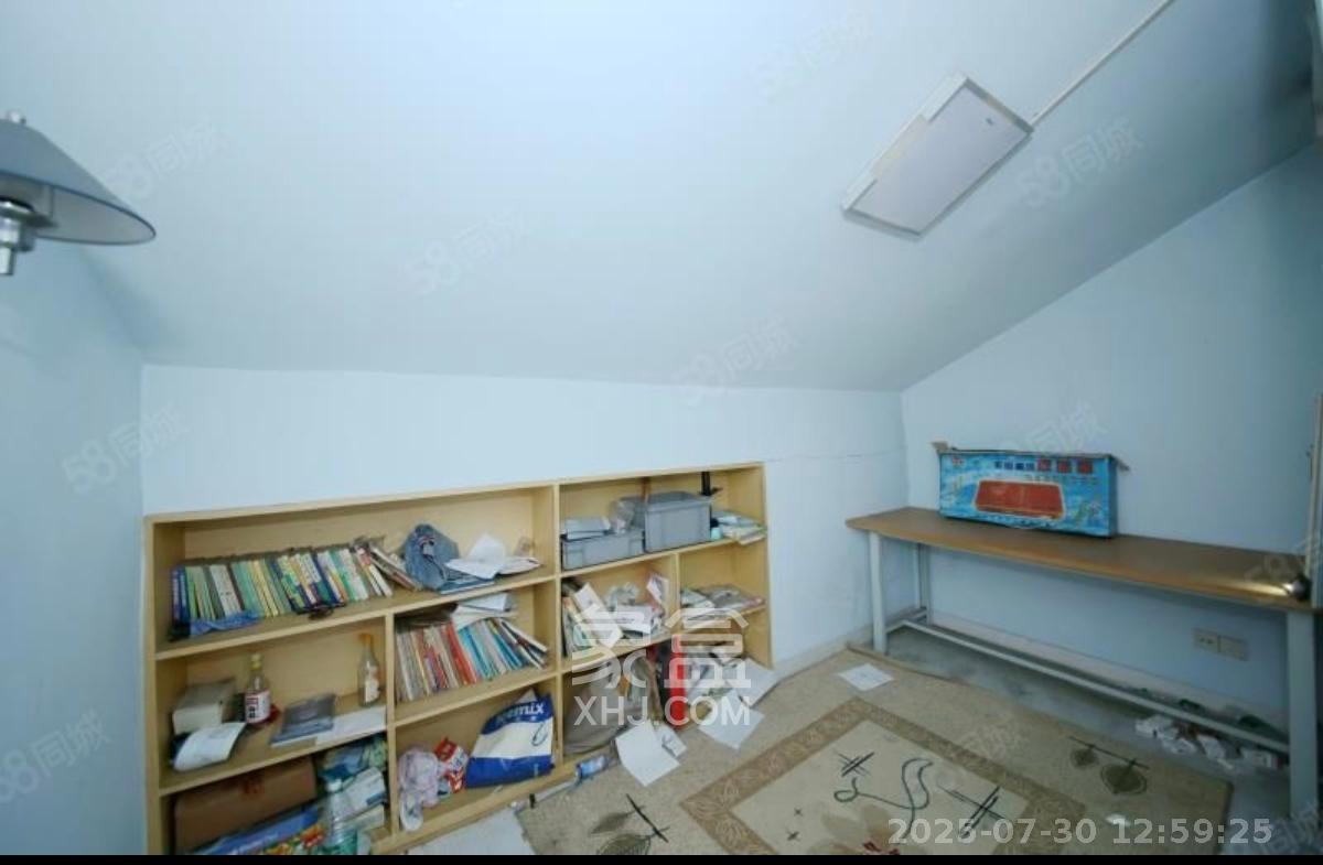 三和家园 4室2厅2卫 2400.0元/月 三和家园 4室2厅2卫 2400.0元/月室内图