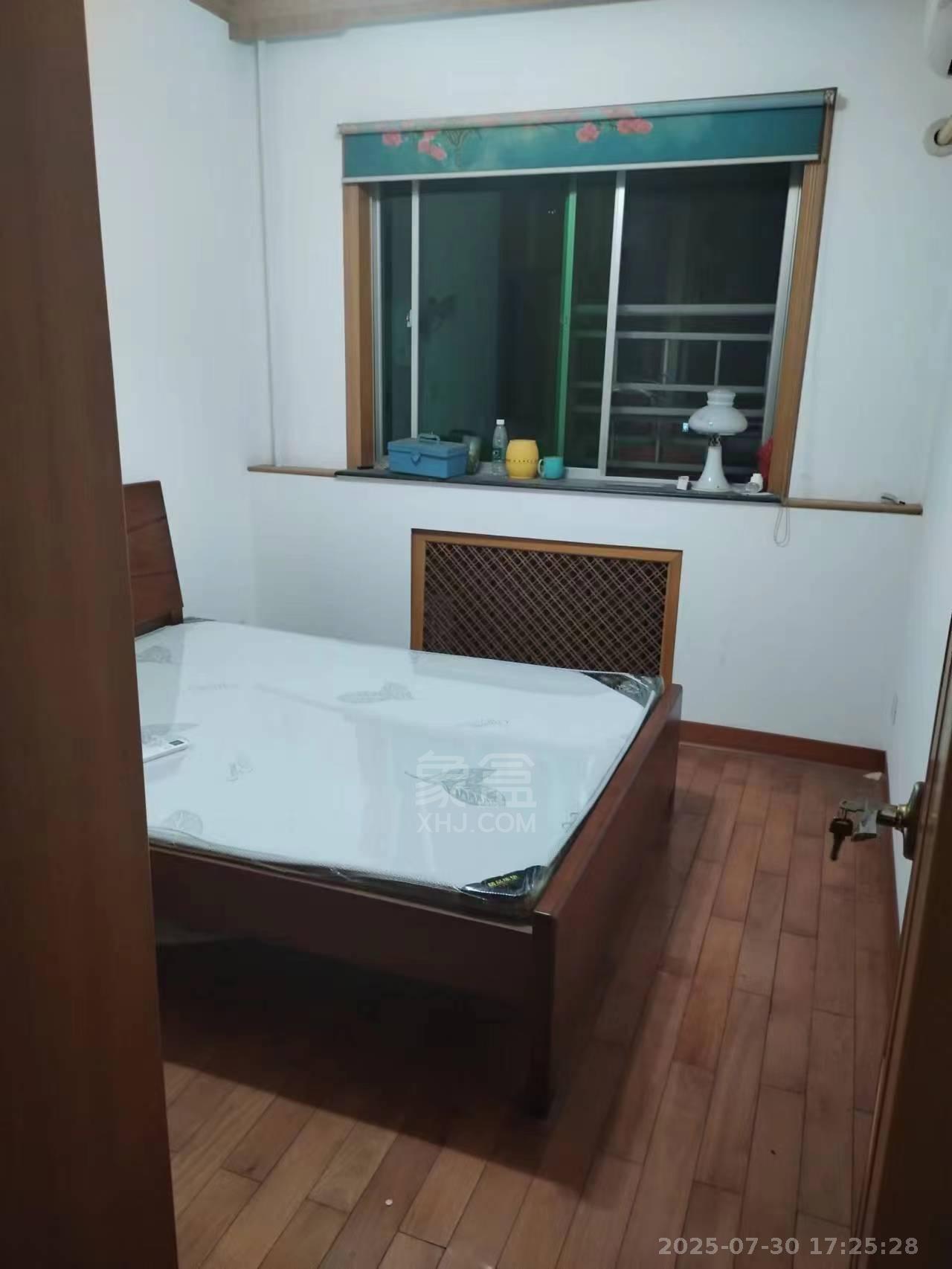 机关小区 4室2厅2卫 1500.0元/月 机关小区 4室2厅2卫 1500.0元/月室内图