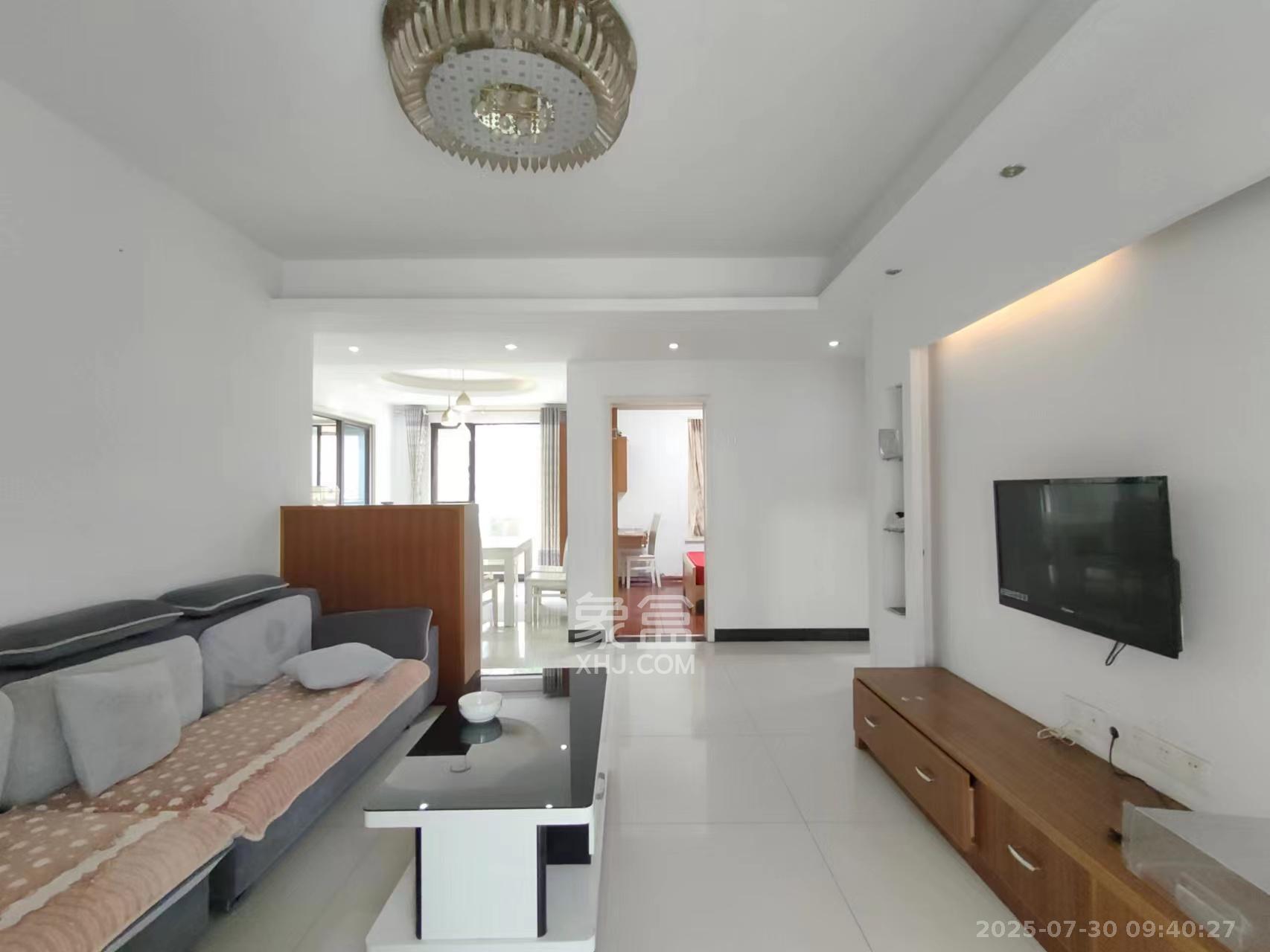 长房时代城  2室2厅1卫    2500.0元/月室内图1