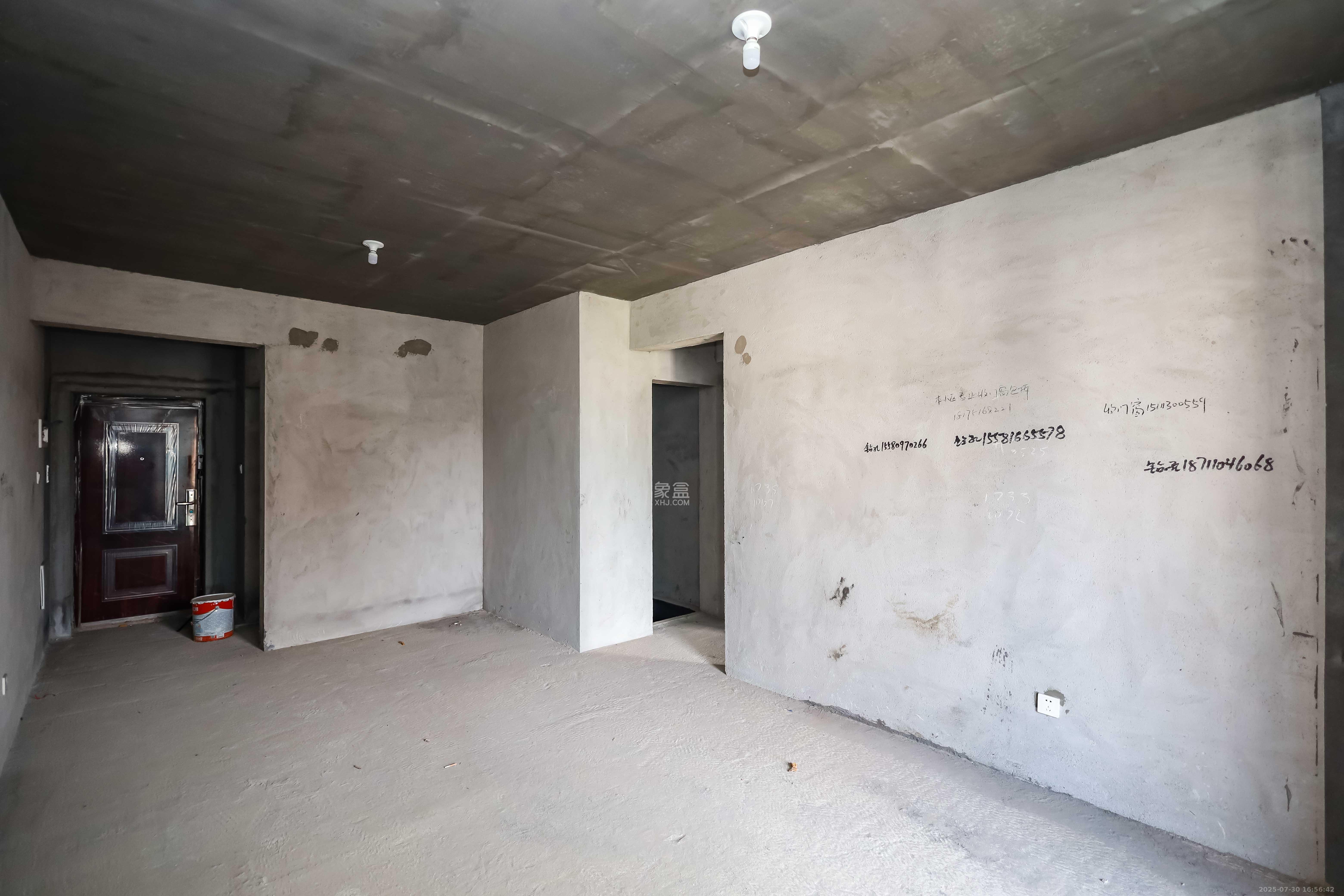 山水新城  2室2厅1卫    48.0万 山水新城  2室2厅1卫    48.0万客厅