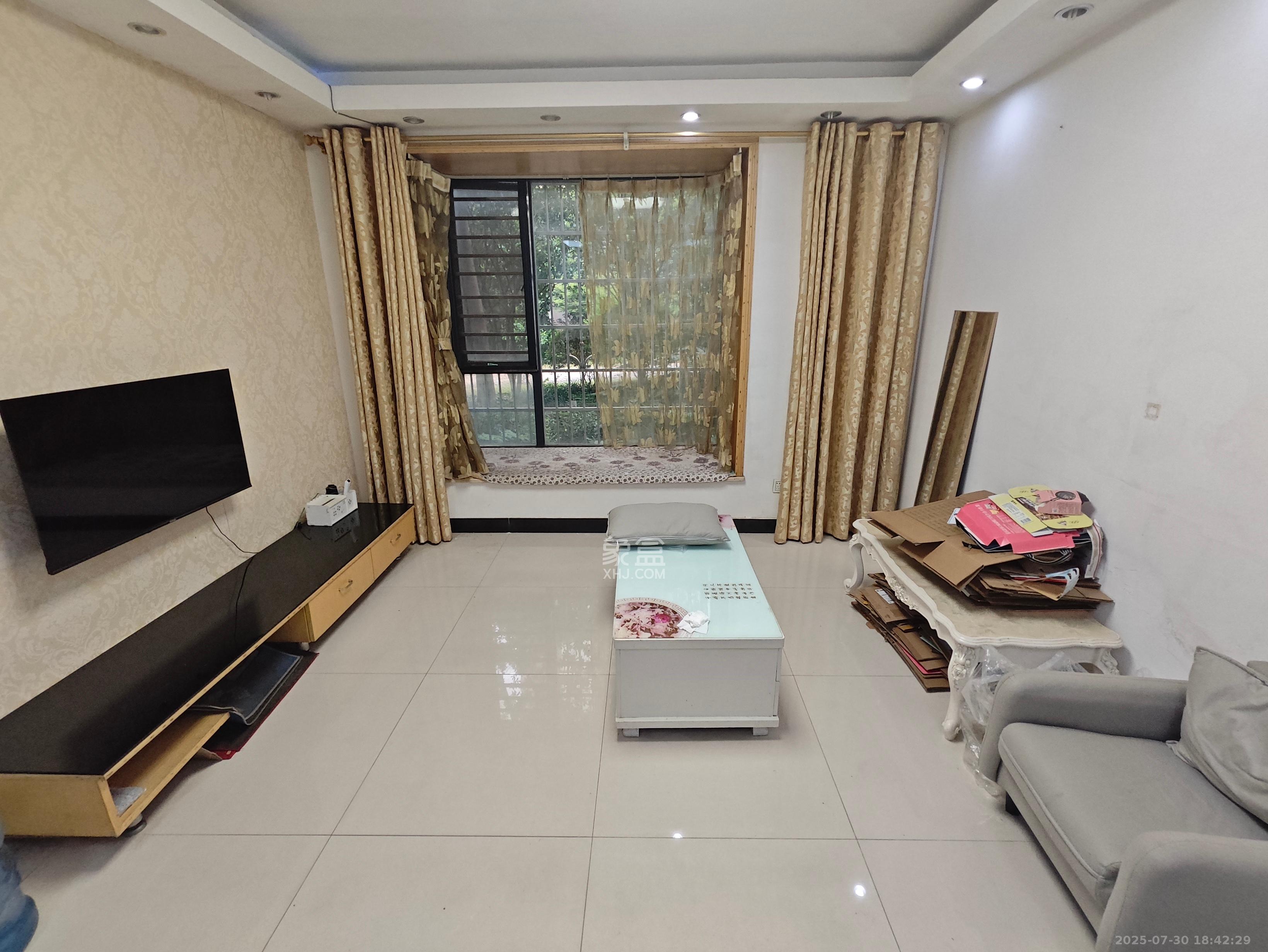 枫华府第 2室2厅1卫 1700.0元/月 枫华府第 2室2厅1卫 1700.0元/月室内图