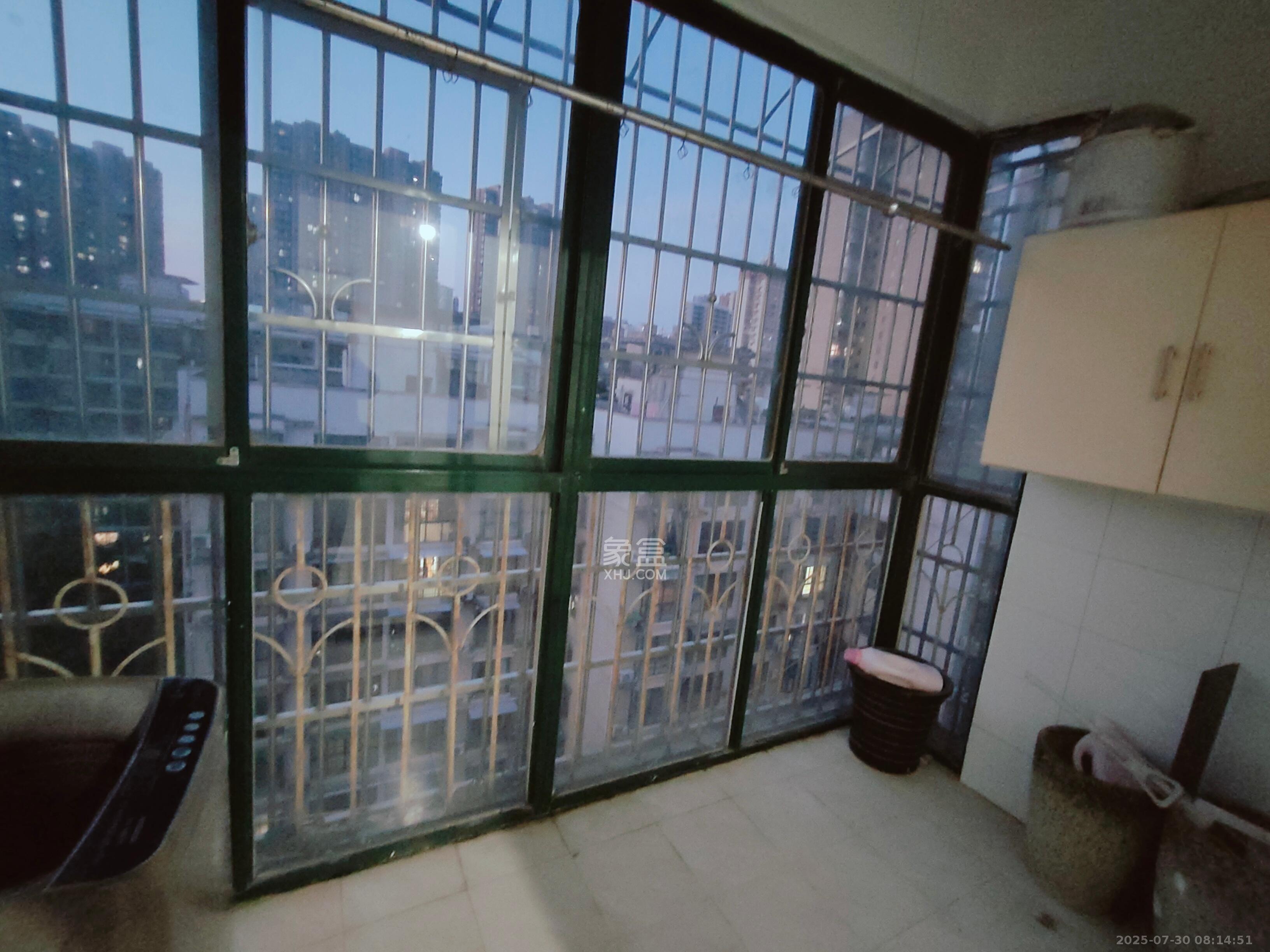 永宏佳园  3室1厅2卫    2700.0元/月 永宏佳园  3室1厅2卫    2700.0元/月室内图