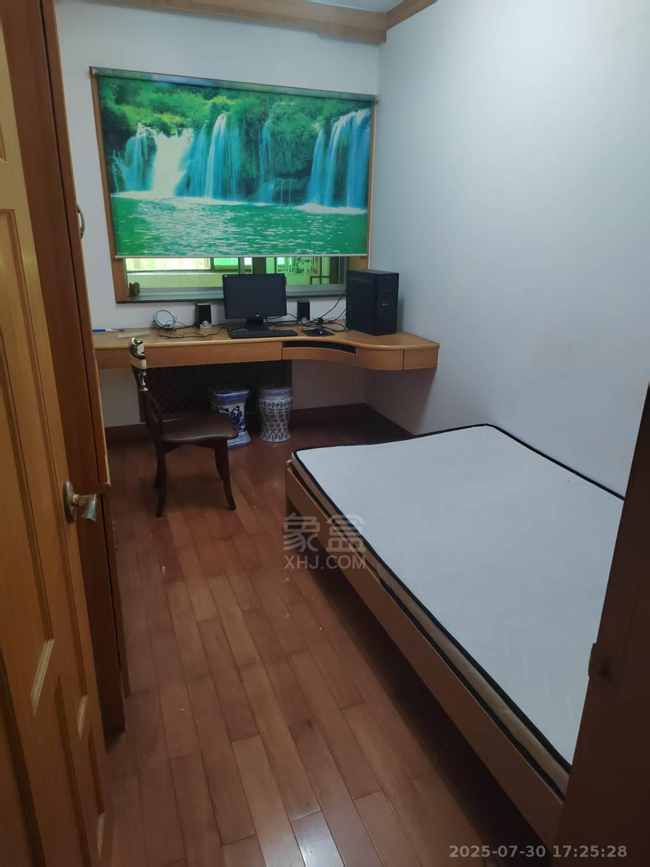 机关小区 4室2厅2卫 1500.0元/月 机关小区 4室2厅2卫 1500.0元/月室内图