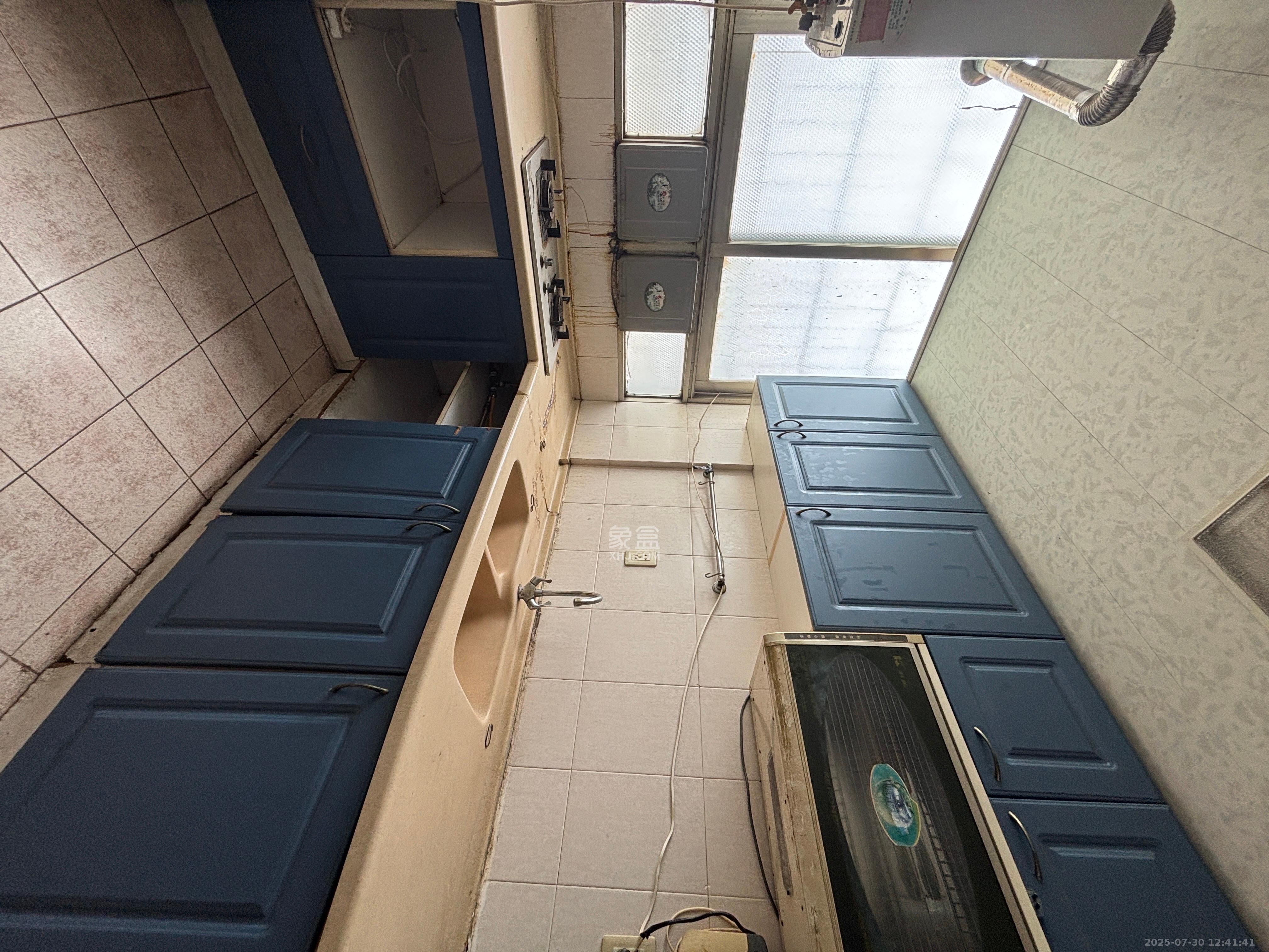 向韶村  3室1厅1卫    2000.0元/月 向韶村  3室1厅1卫    2000.0元/月室内图