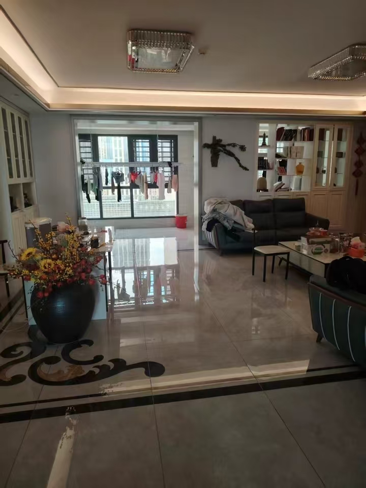 海航豪庭南苑 5室2厅3卫 597.01万 海航豪庭南苑 5室2厅3卫 597.01万室内图