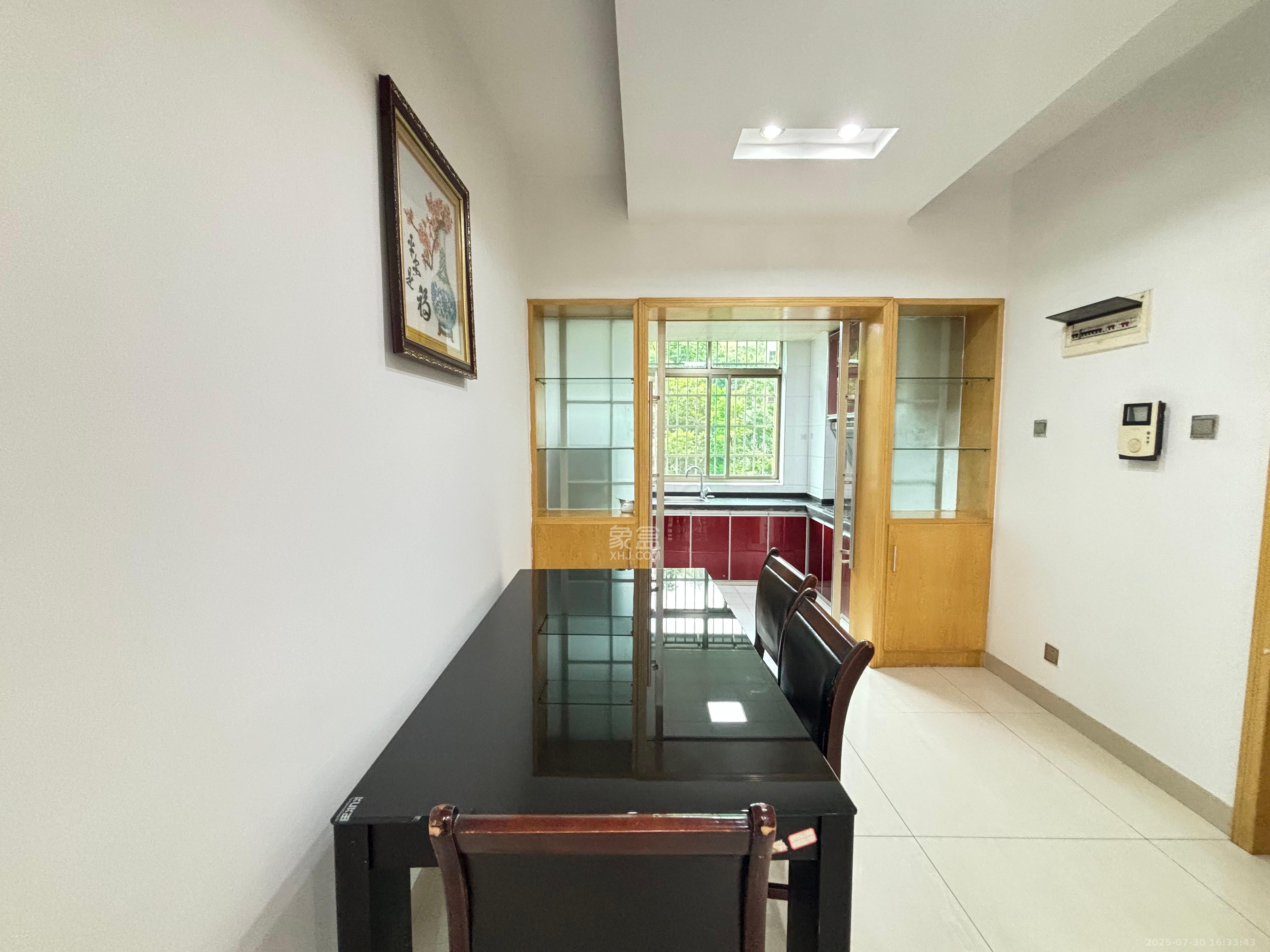 金桂小区一期 3室2厅2卫 2300.0元/月 金桂小区一期 3室2厅2卫 2300.0元/月室内图