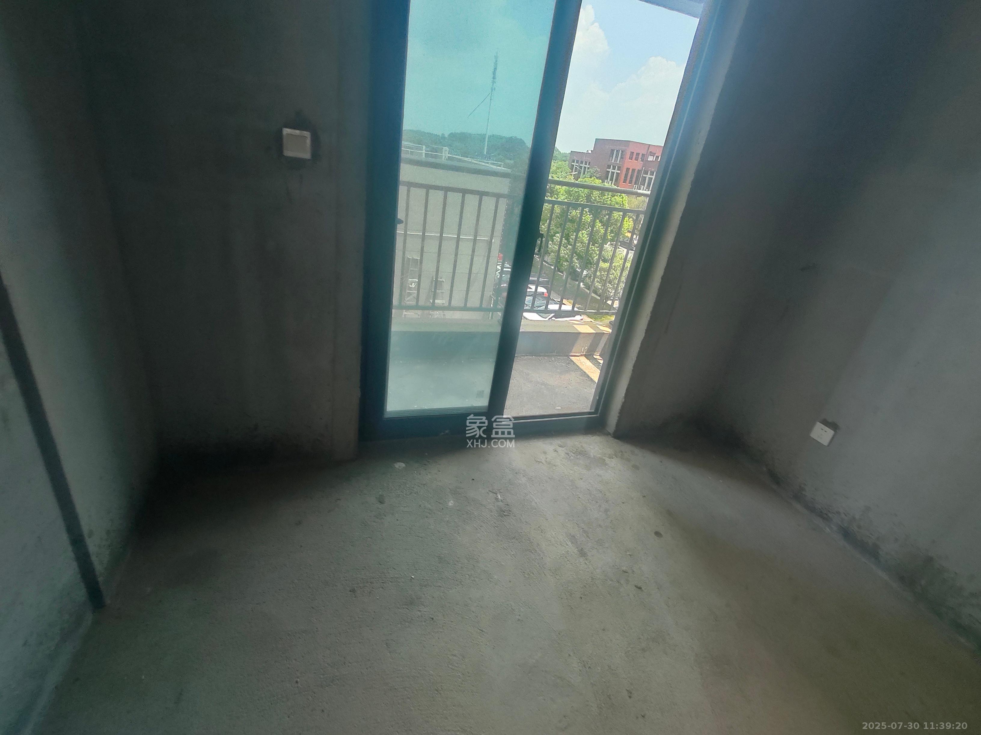 弘坤东昇  4室2厅2卫    1500.0元/月室内图