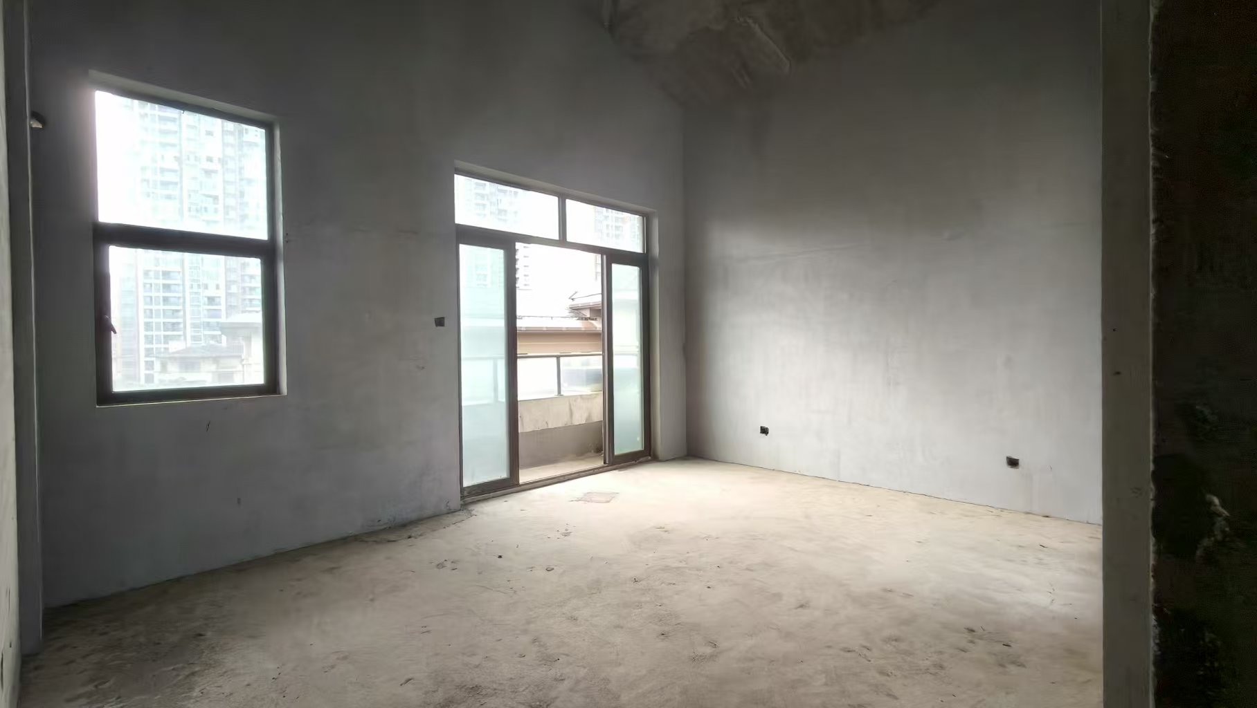 新世界梓山湖 5室2厅3卫 528.0万 新世界梓山湖 5室2厅3卫 528.0万室内图