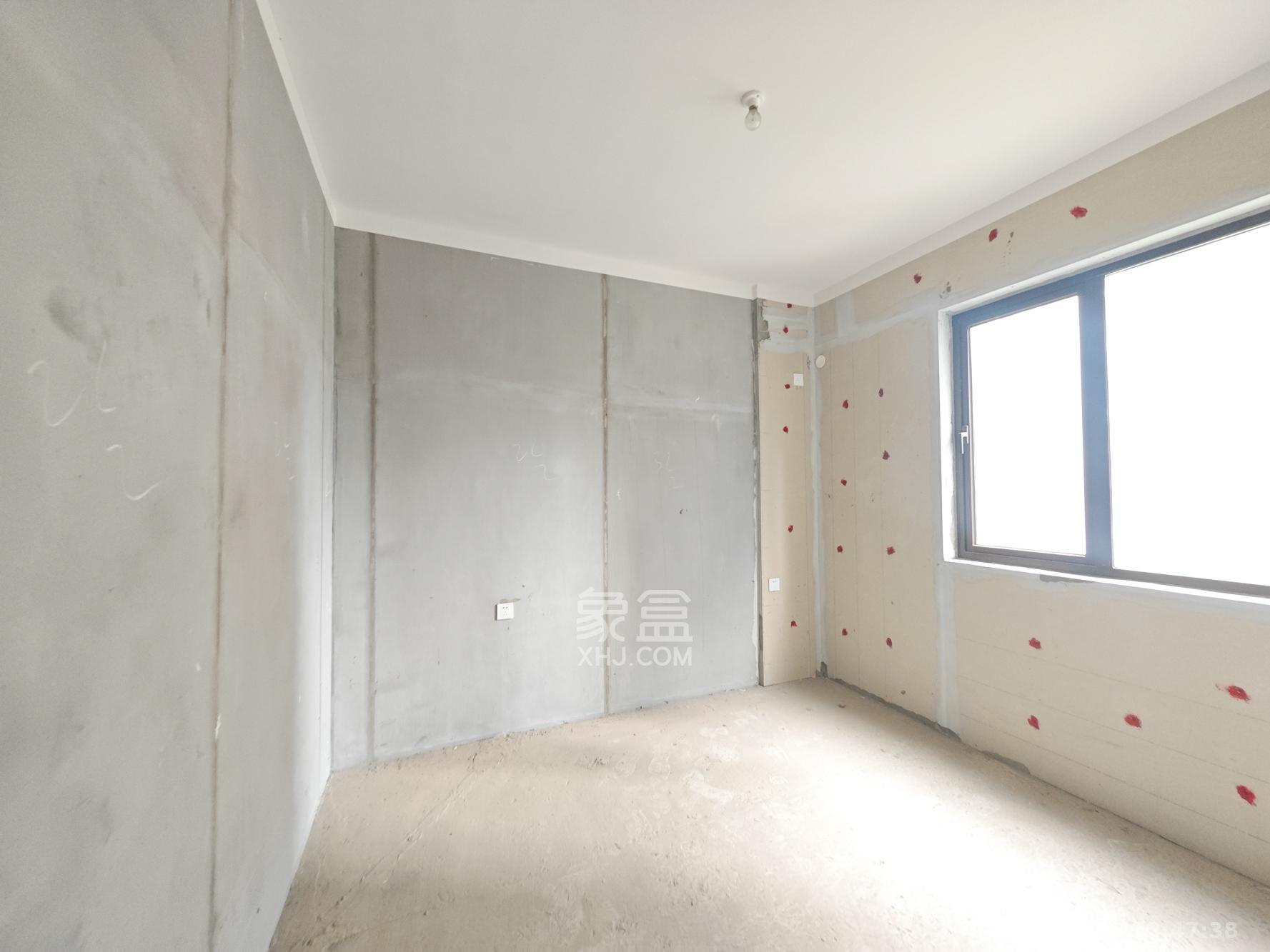 保利城(中航城国际社区、郡原美村) 4室2厅2卫 90.0万 保利城(中航城国际社区、郡原美村) 4室2厅2卫 90.0万卧室