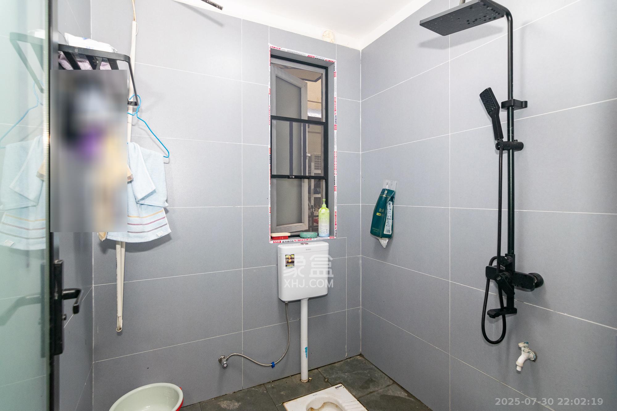 金地三千府(金地湖山樾、金地自在城) 3室2厅2卫 85.0万 金地三千府(金地湖山樾、金地自在城) 3室2厅2卫 85.0万卫生间