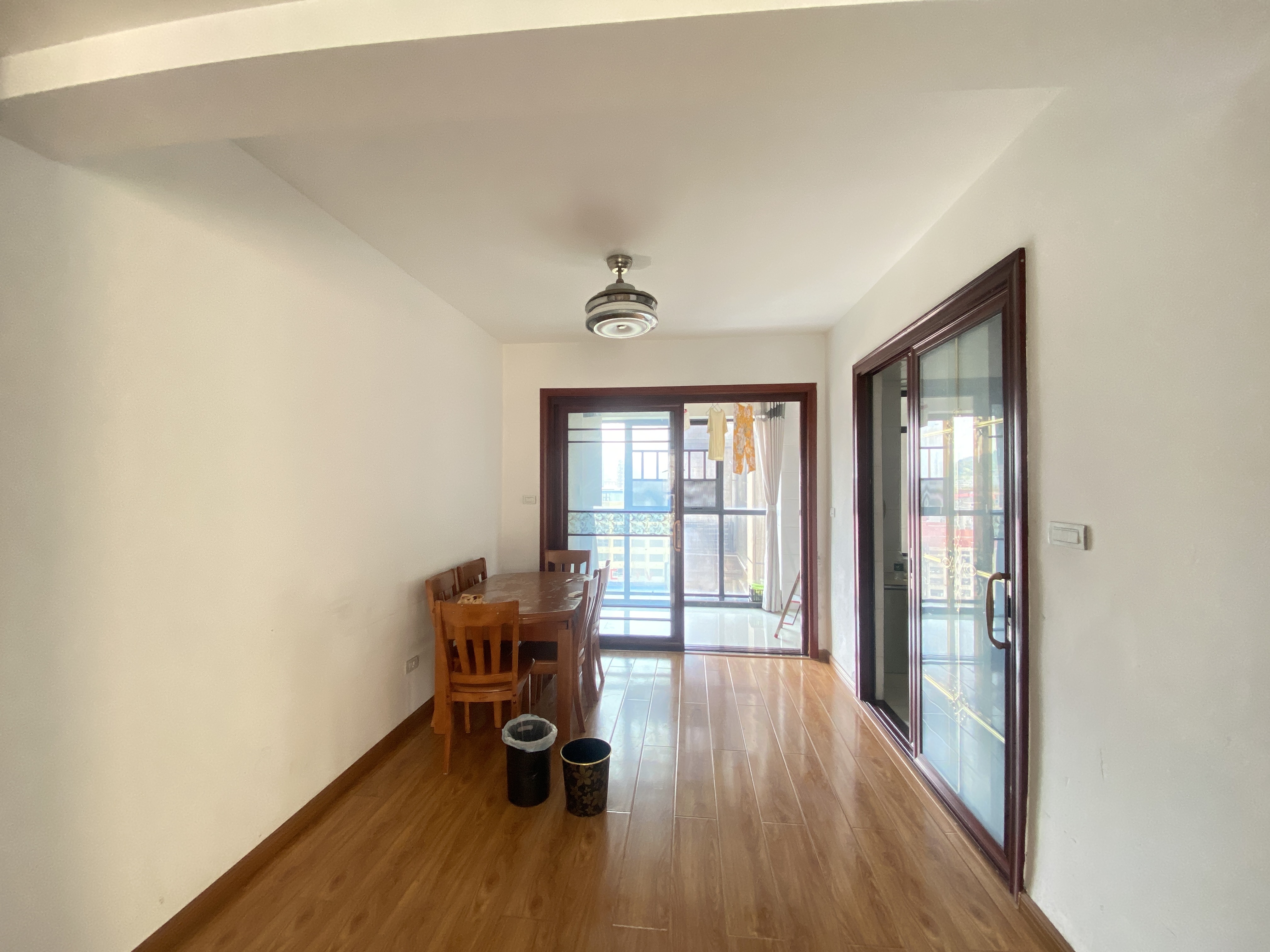 檀香山  3室2厅2卫    2200.0元/月室内图