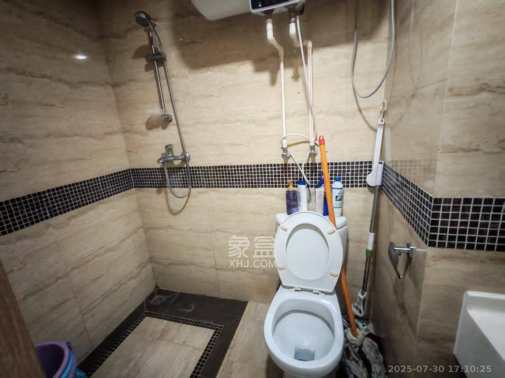 万科金域华府一期  1室1厅1卫    1300.0元/月 万科金域华府一期  1室1厅1卫    1300.0元/月室内图