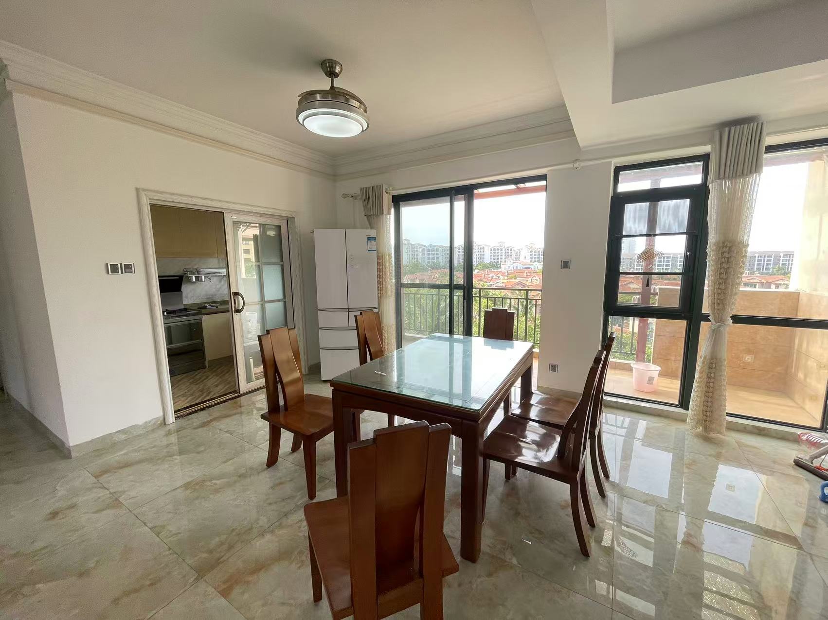 国瑞花园 3室2厅2卫 4500.0元/月 国瑞花园 3室2厅2卫 4500.0元/月室内图