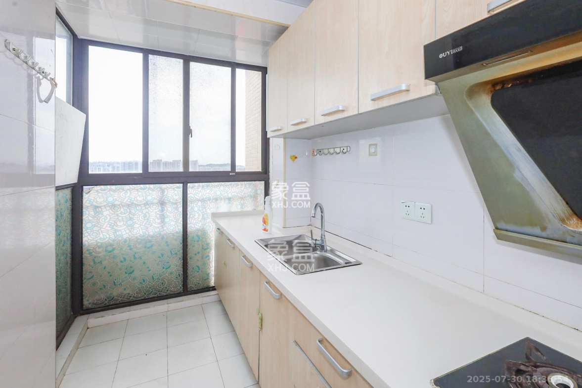 钰龙天下二期(钰龙佳园) 3室2厅2卫 248.0万 钰龙天下二期(钰龙佳园) 3室2厅2卫 248.0万厨房