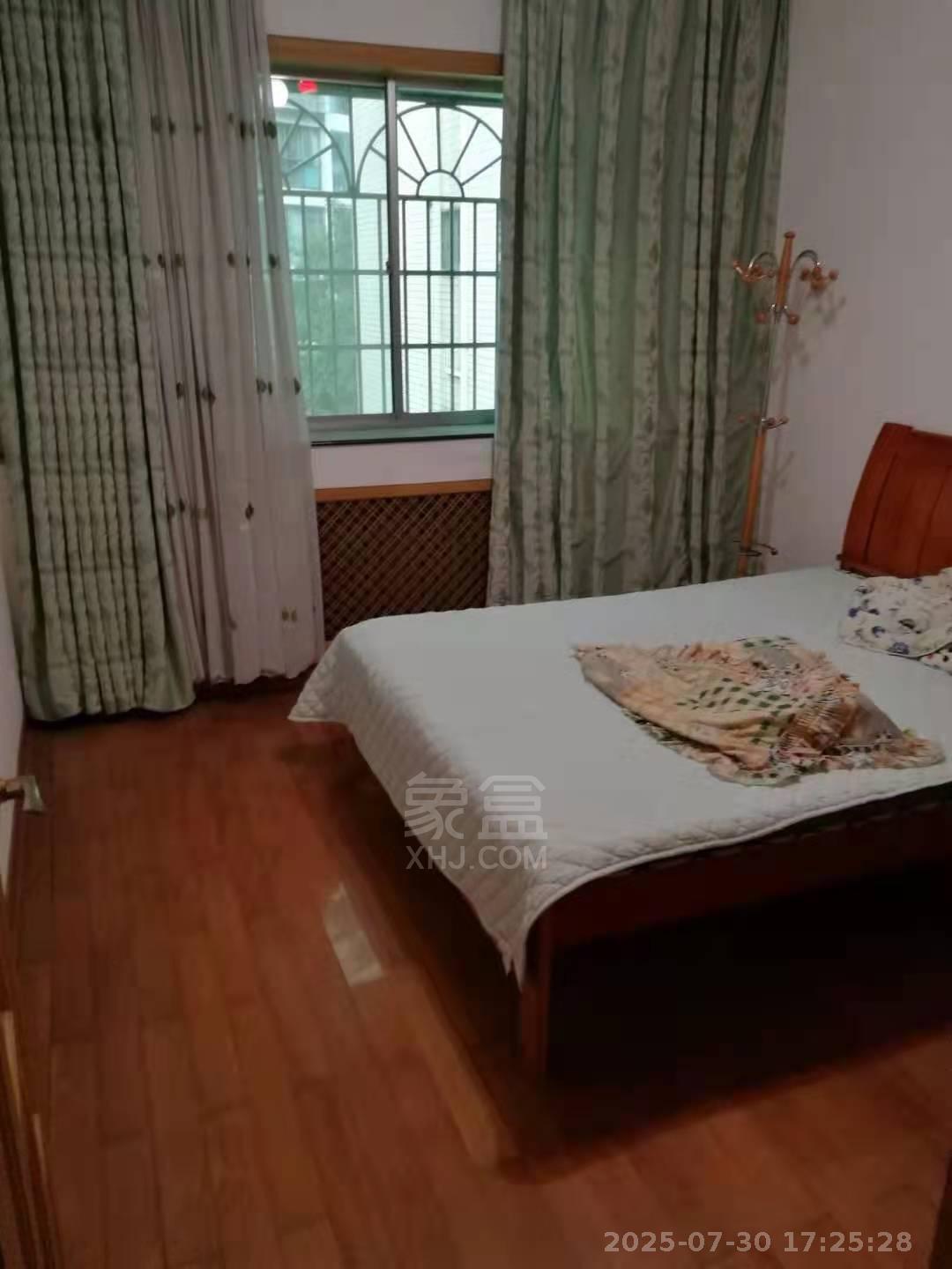 机关小区 4室2厅2卫 1500.0元/月 机关小区 4室2厅2卫 1500.0元/月室内图