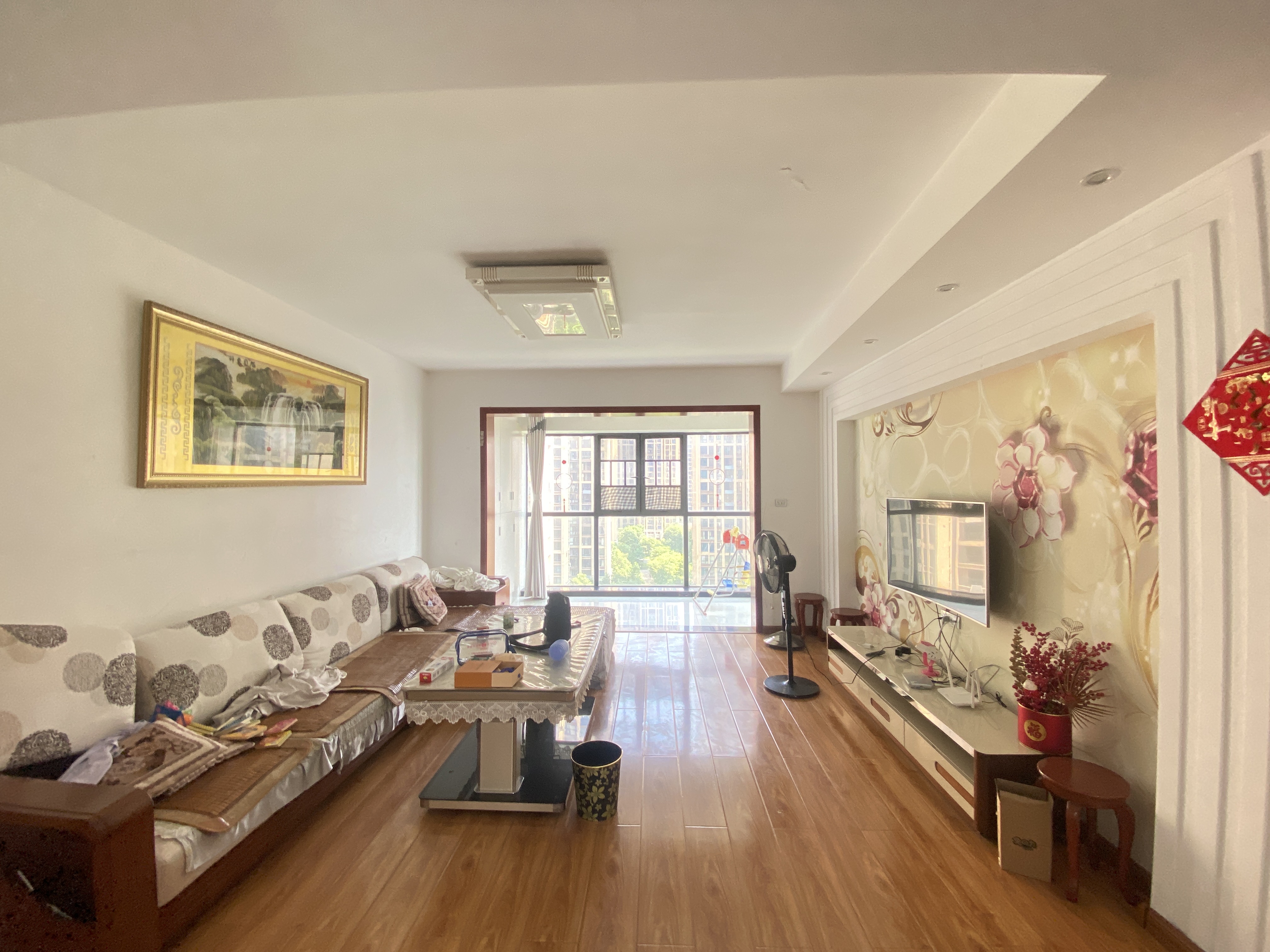 檀香山  3室2厅2卫    2200.0元/月