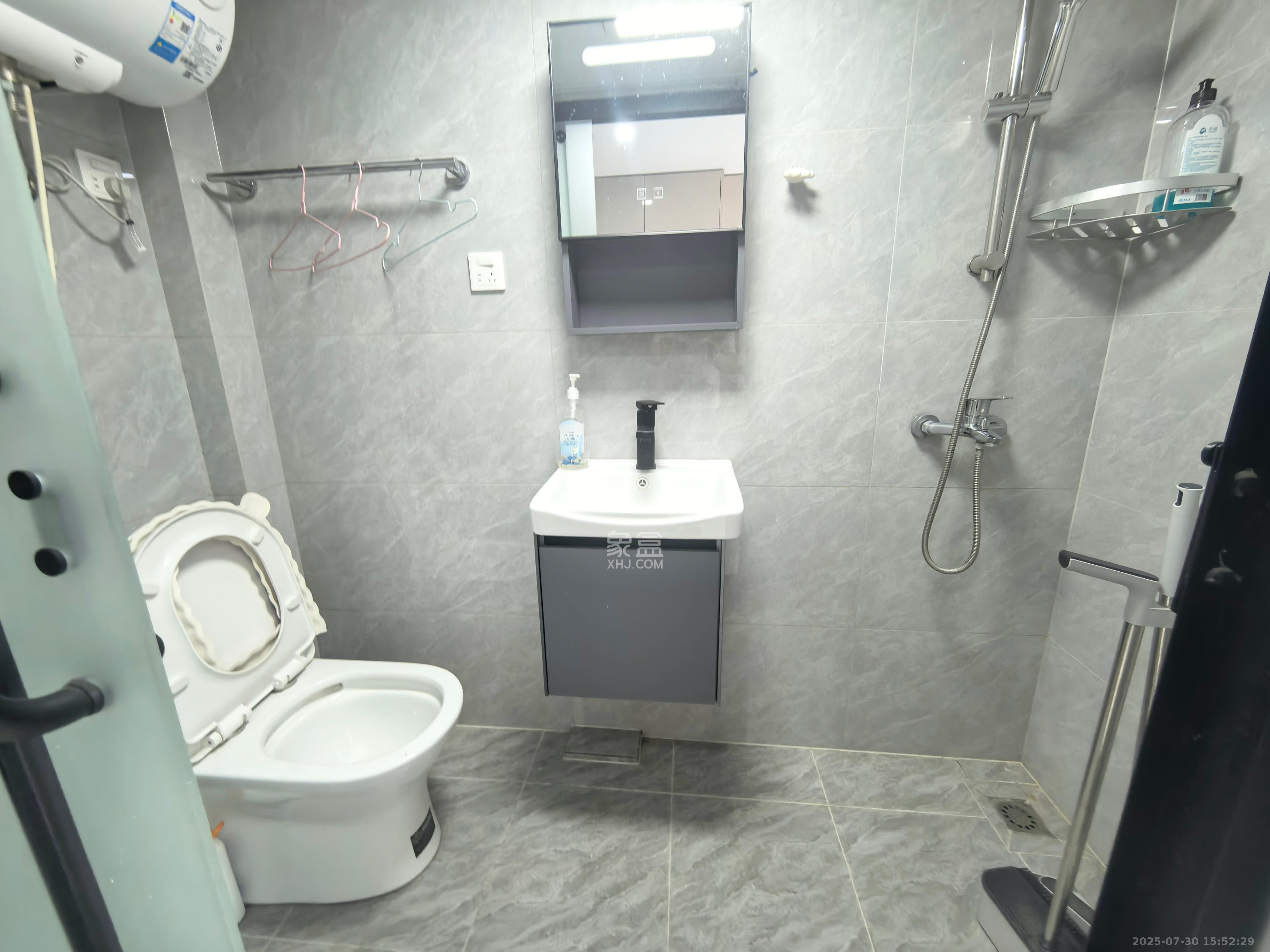 新长海D1站 1室1厅1卫 1400.0元/月 新长海D1站 1室1厅1卫 1400.0元/月室内图