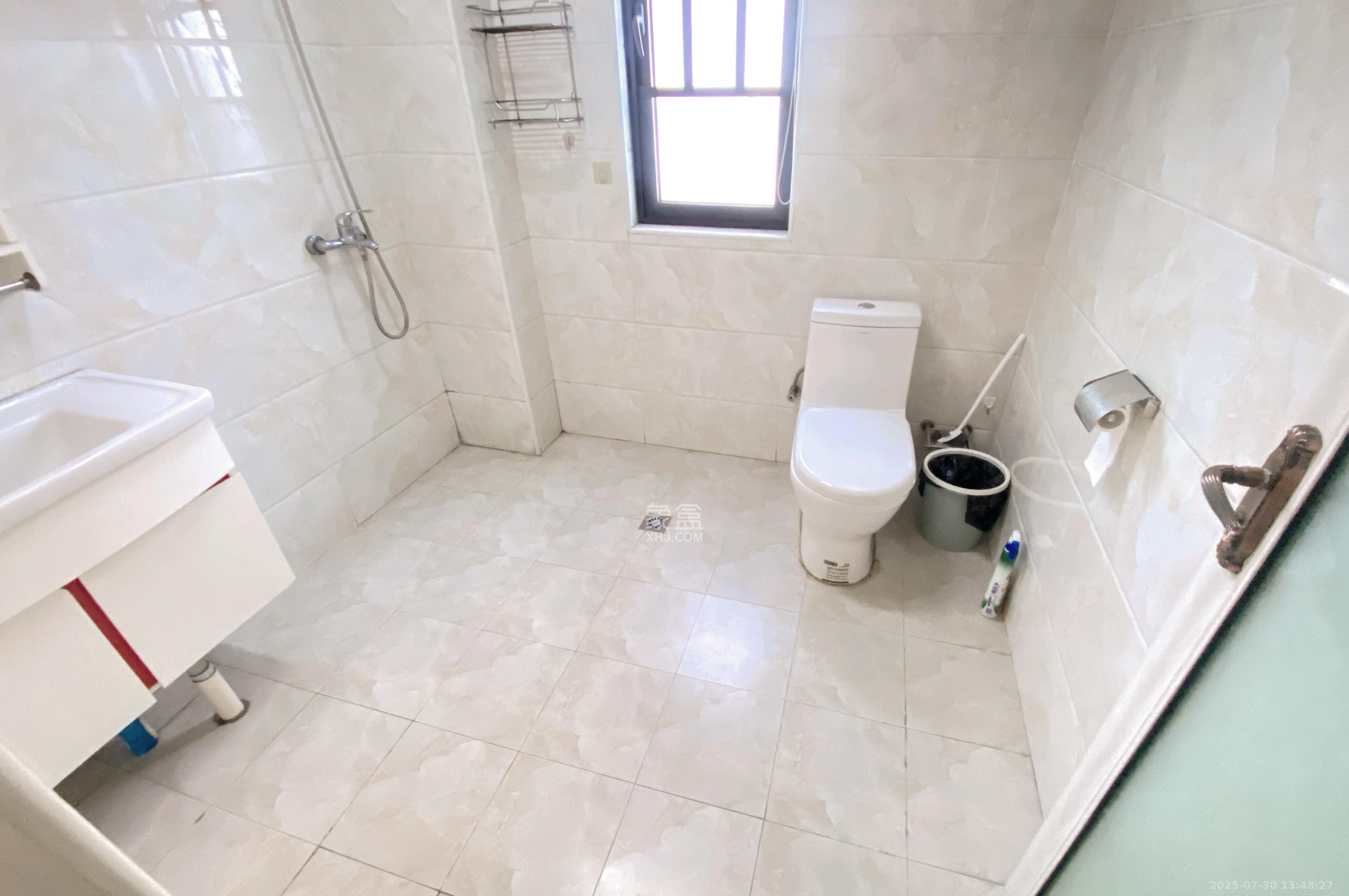 金茂梅溪湖 3室2厅2卫 178.0万 金茂梅溪湖 3室2厅2卫 178.0万卫生间