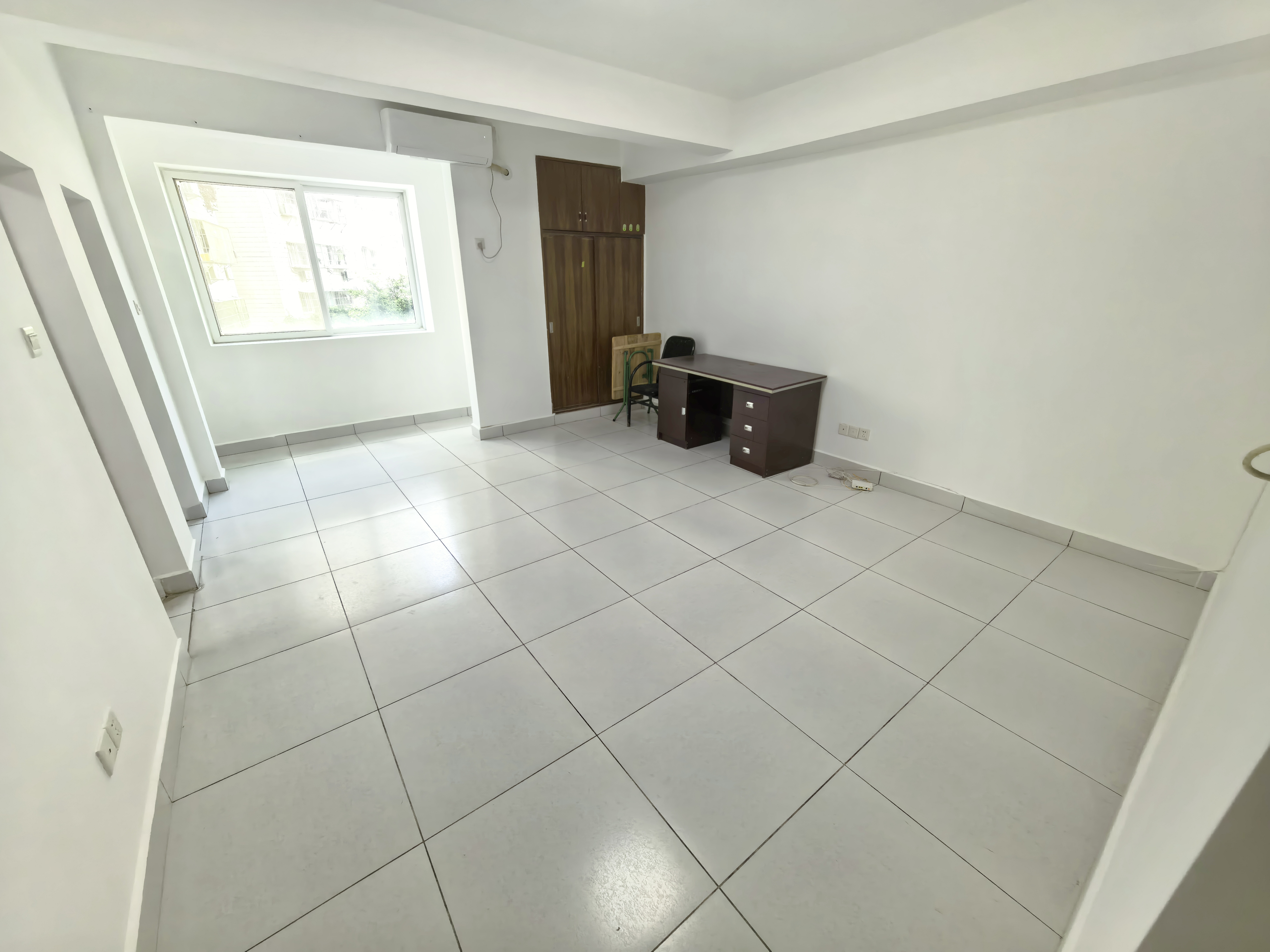 城市精英 1室0厅1卫 1300.0元/月 城市精英 1室0厅1卫 1300.0元/月室内图