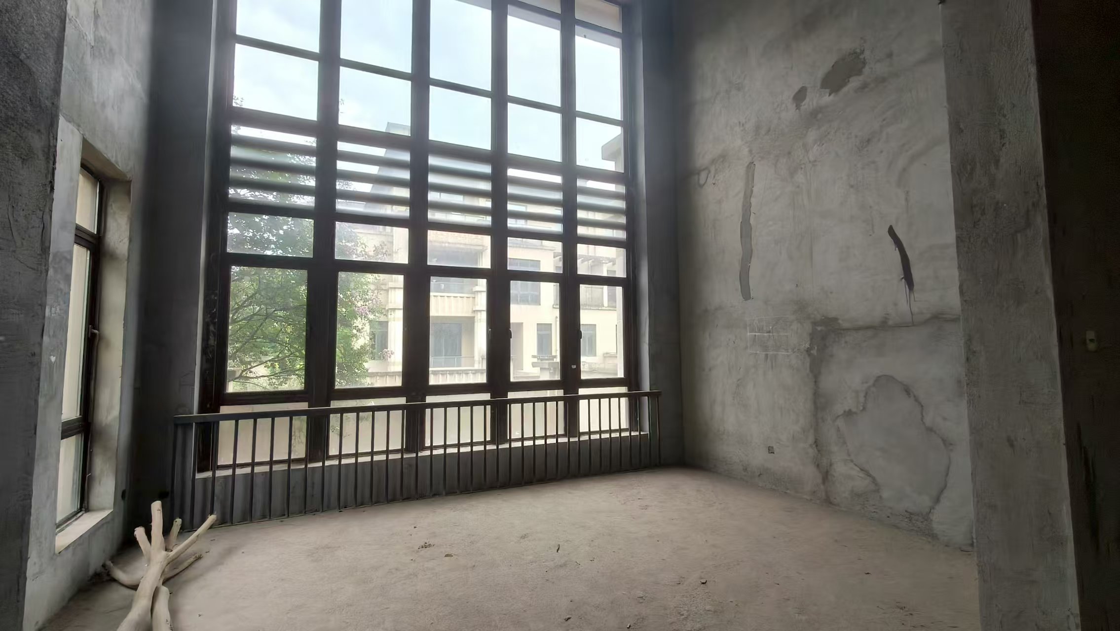 新世界梓山湖 5室2厅3卫 528.0万 新世界梓山湖 5室2厅3卫 528.0万室内图