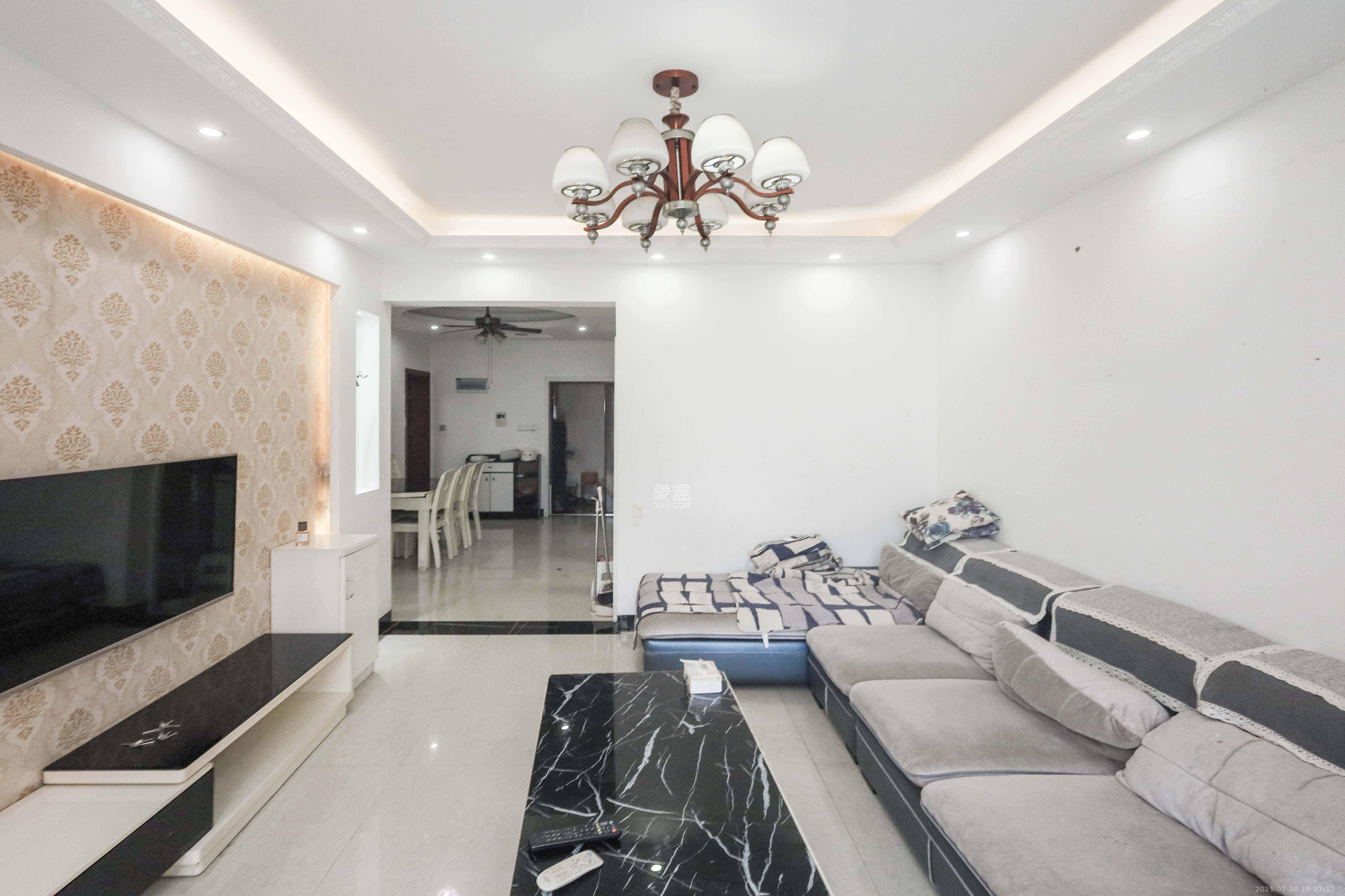 桔洲新苑(桔洲印象) 3室2厅1卫 73.0万 桔洲新苑(桔洲印象) 3室2厅1卫 73.0万客厅