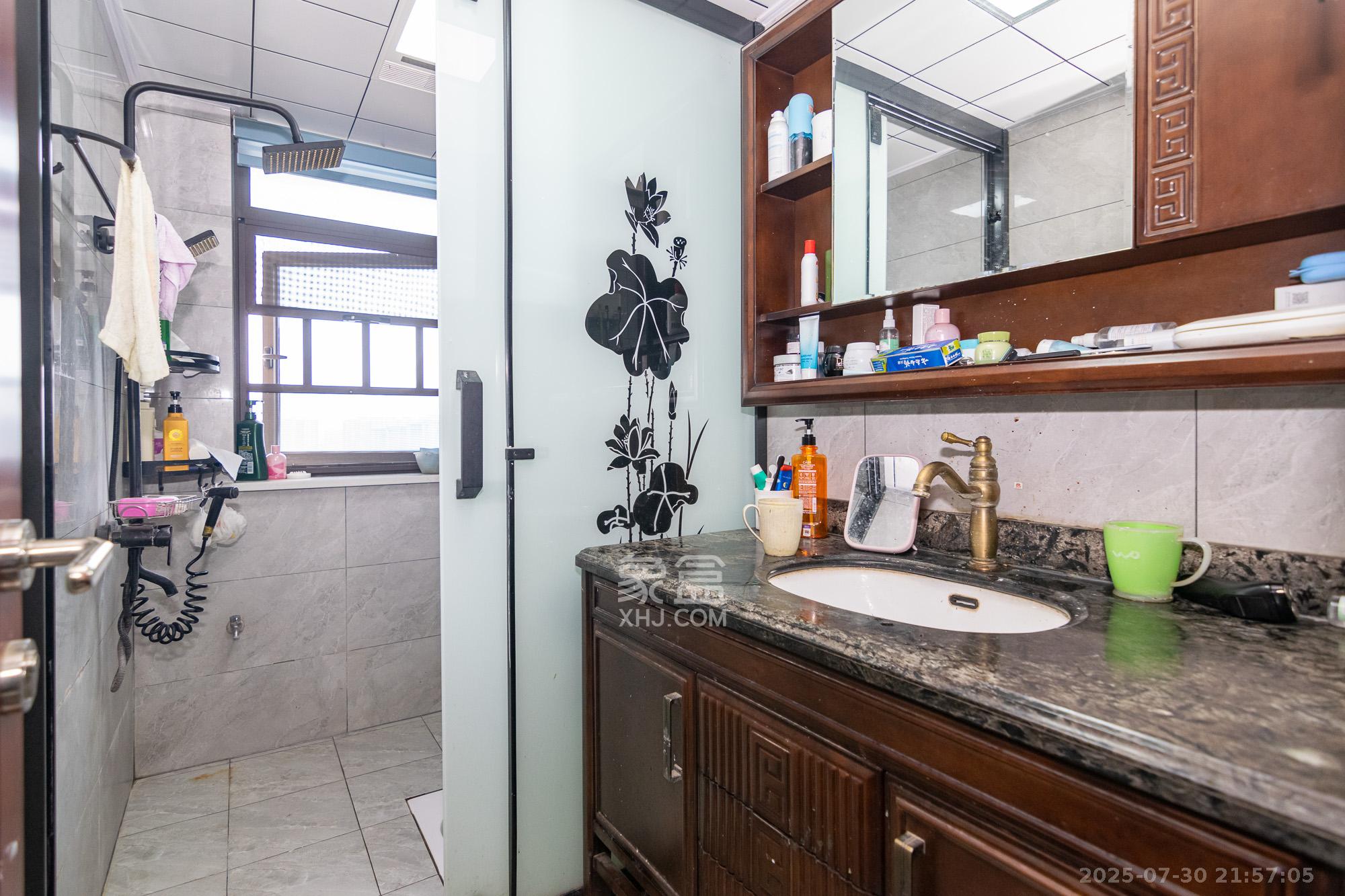 润和山水郡 4室2厅2卫 138.0万 润和山水郡 4室2厅2卫 138.0万卫生间