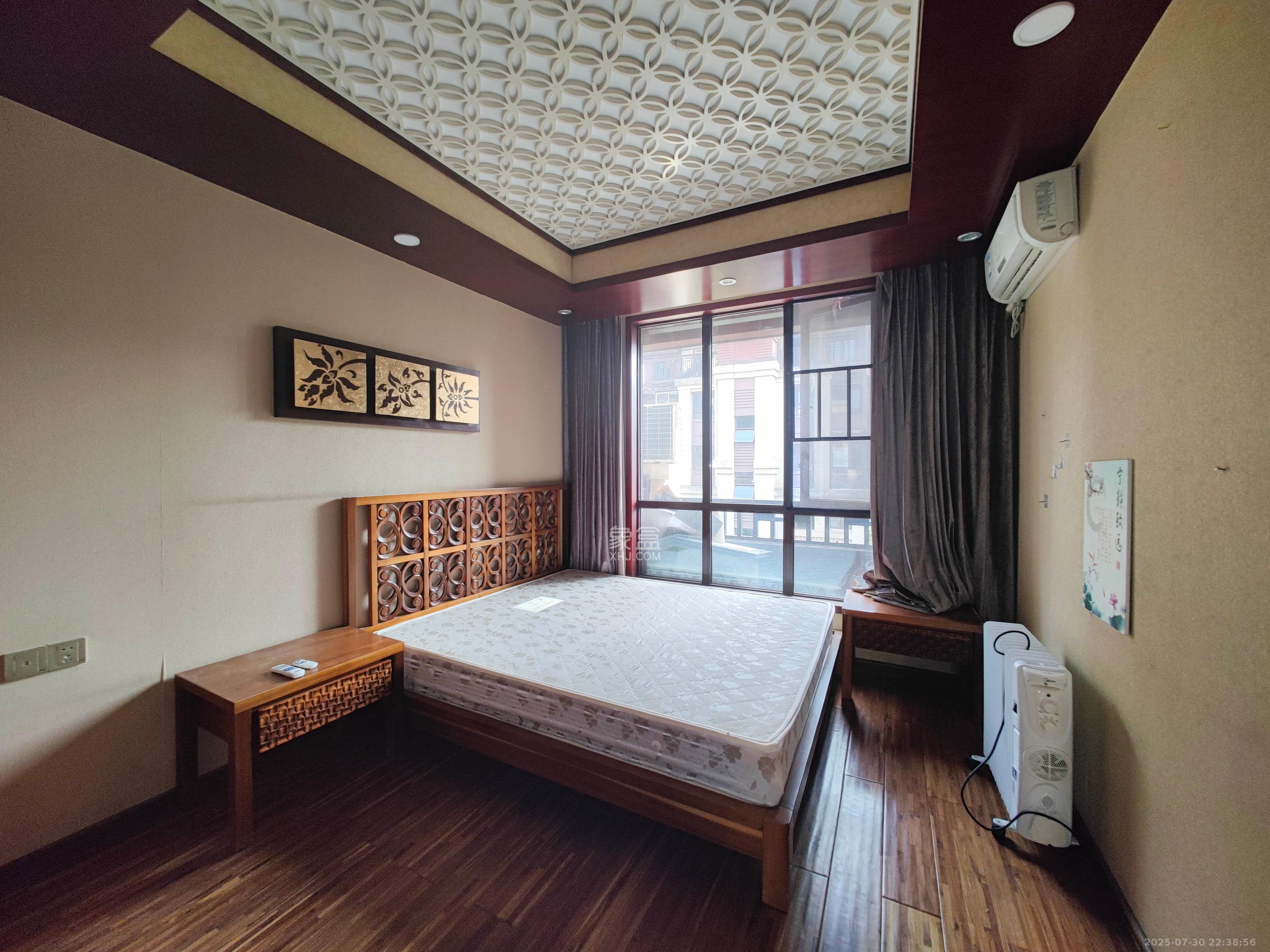 欧莱雅郡  3室2厅2卫    93.8万卧室