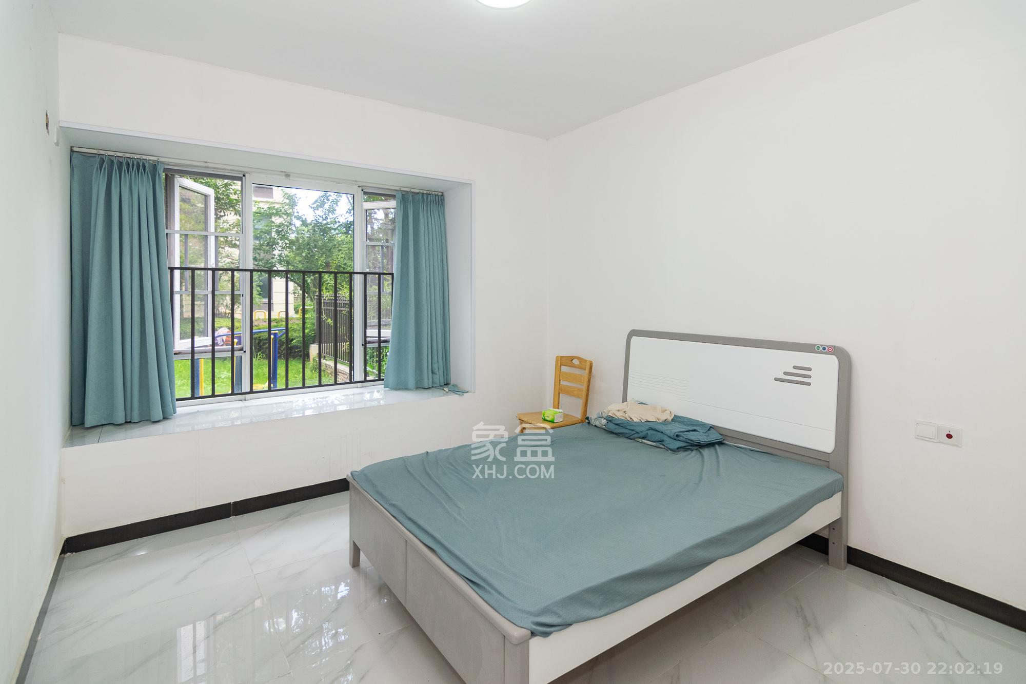 金地三千府(金地湖山樾、金地自在城) 3室2厅2卫 85.0万 金地三千府(金地湖山樾、金地自在城) 3室2厅2卫 85.0万卧室