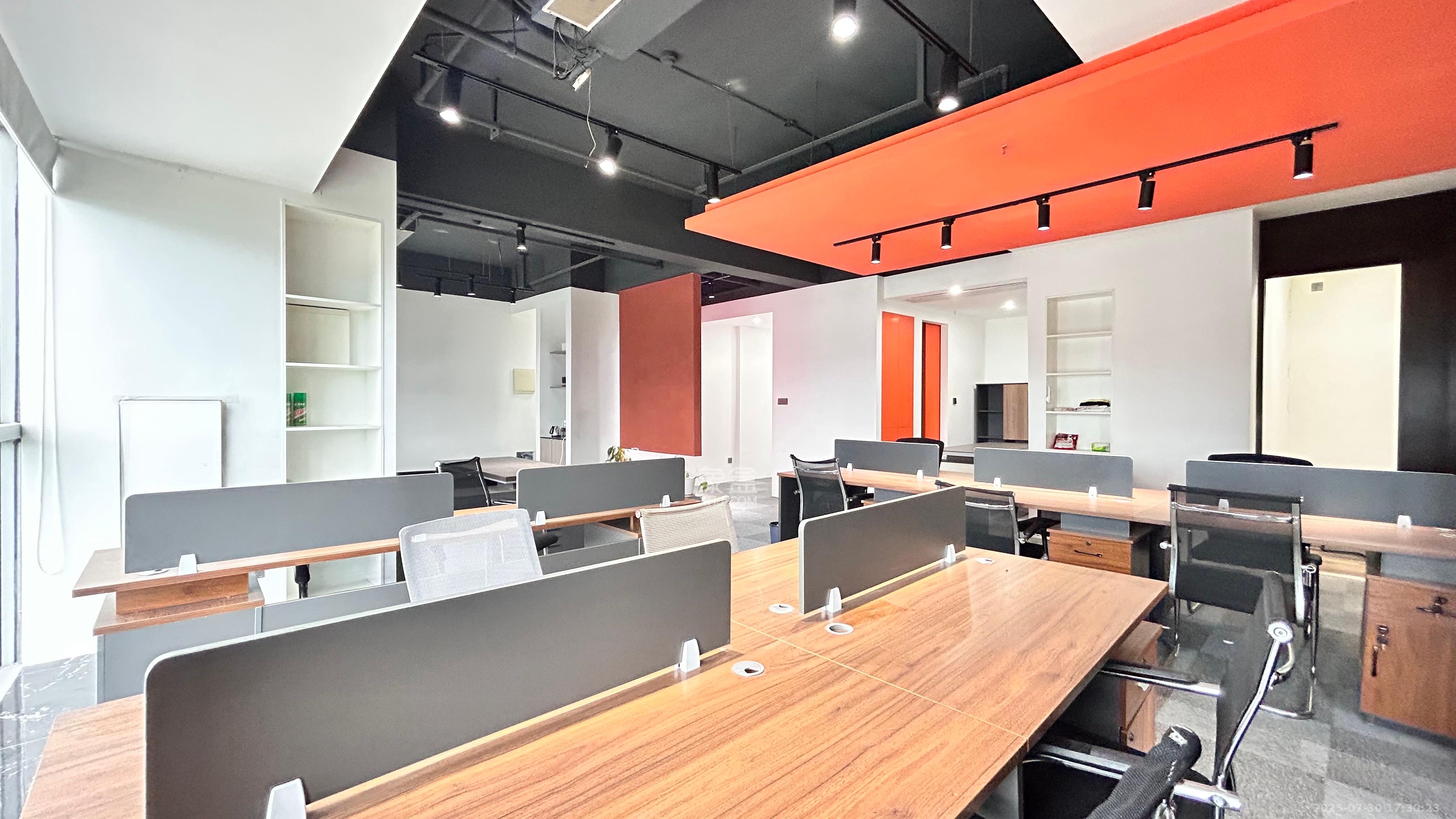 奥克斯滨仕花园(奥克斯洋湖广场/奥克斯中心)  3室2厅1卫    1100.0元/月 奥克斯滨仕花园(奥克斯洋湖广场/奥克斯中心)  3室2厅1卫    1100.0元/月