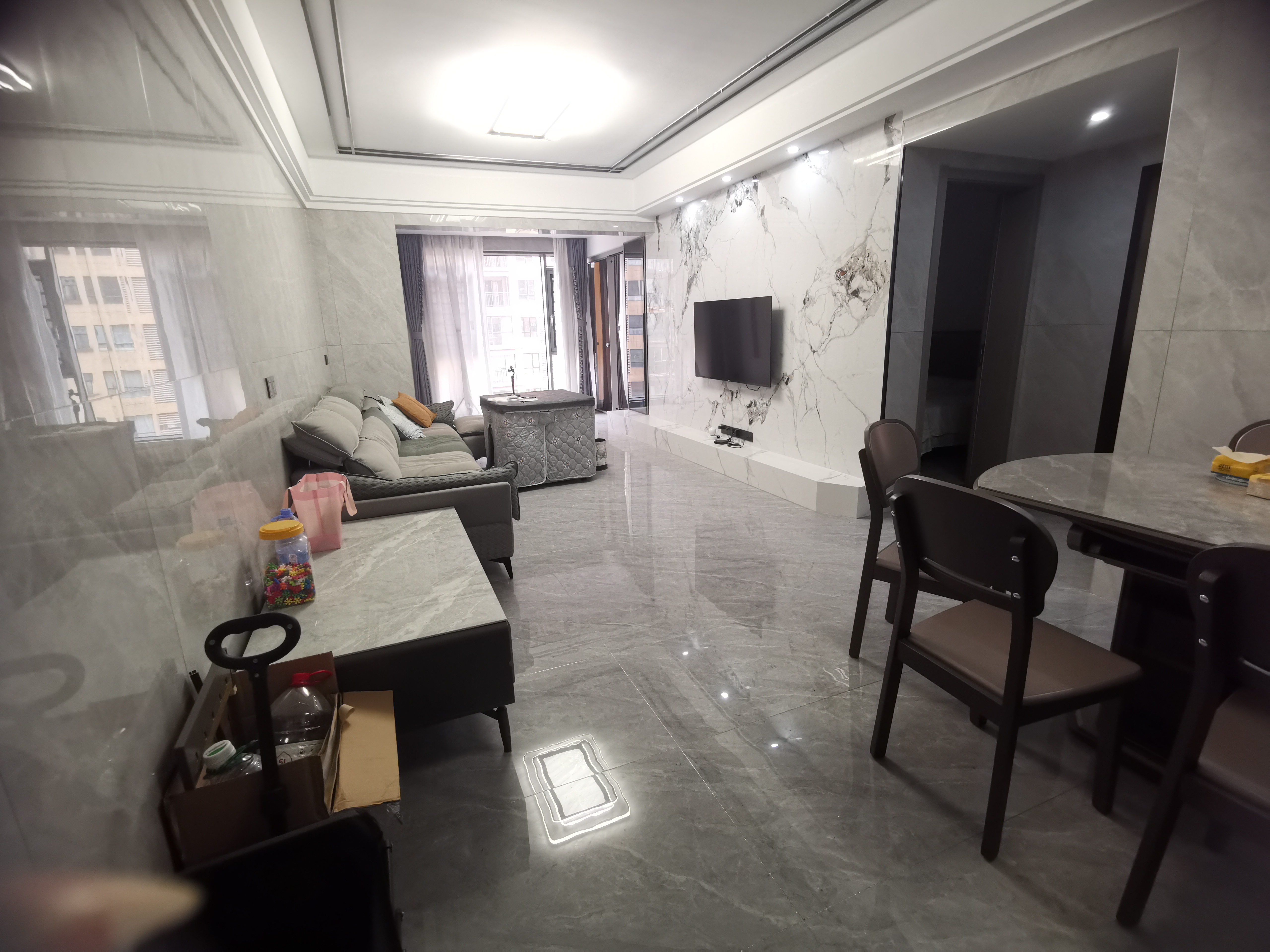 珠江帝景山庄  2室2厅1卫   48.00万
