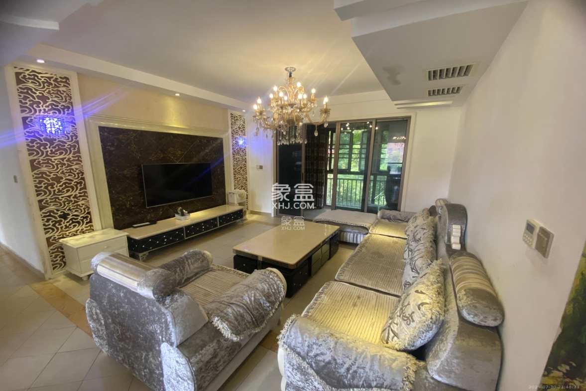 世茂铂翠湾一期  3室1厅1卫    4300.0元/月 世茂铂翠湾一期  3室1厅1卫    4300.0元/月室内图