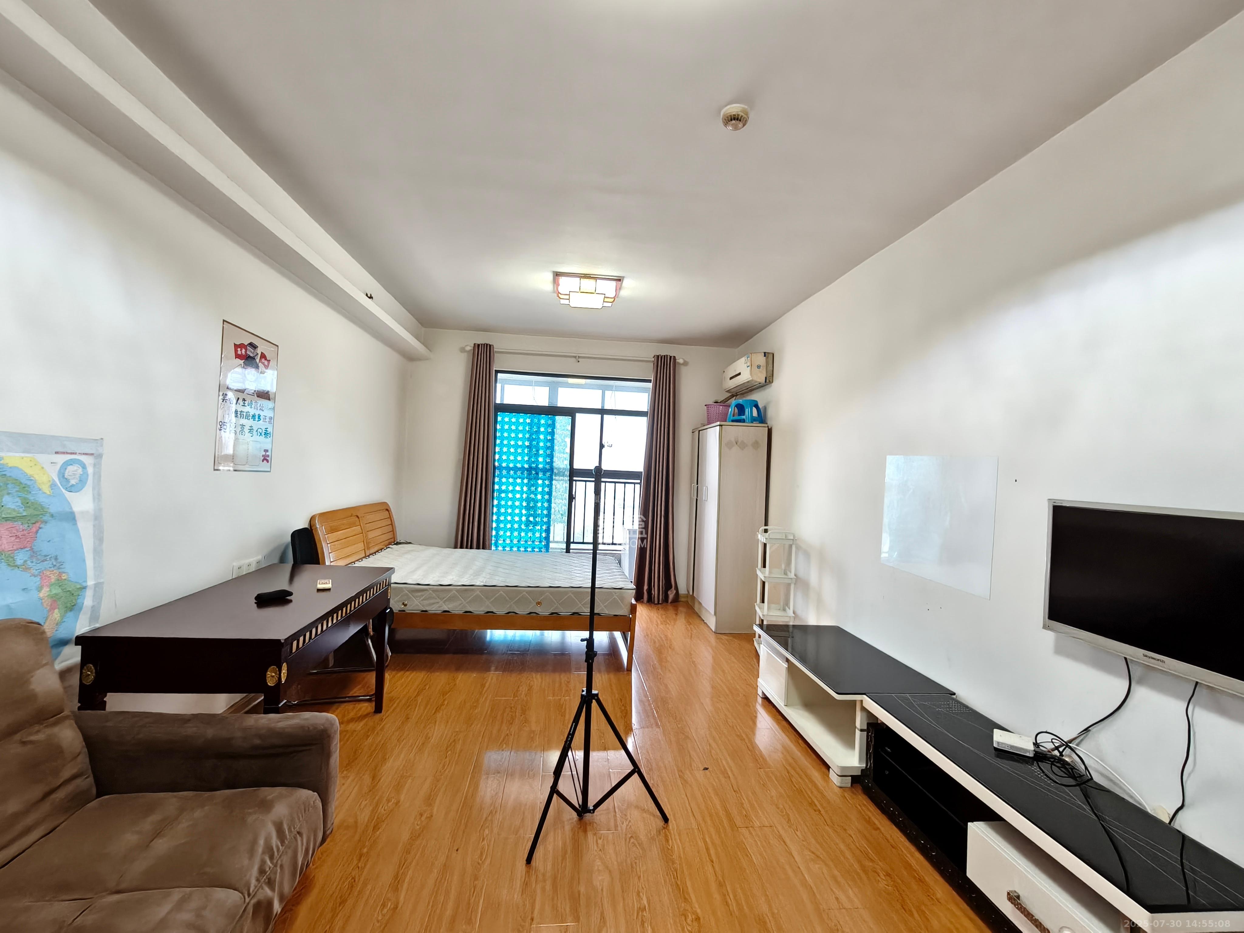 曙光领峰（曙光家园）  1室1厅1卫    1700.0元/月室内图