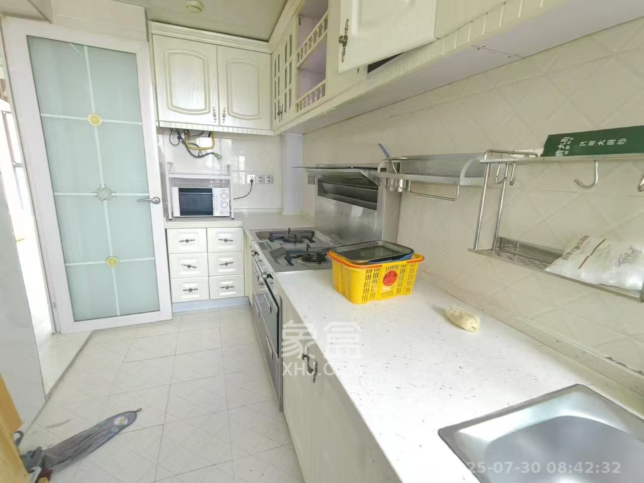 卓越蔚蓝海岸三期 2室2厅1卫 2500.0元/月 卓越蔚蓝海岸三期 2室2厅1卫 2500.0元/月室内图