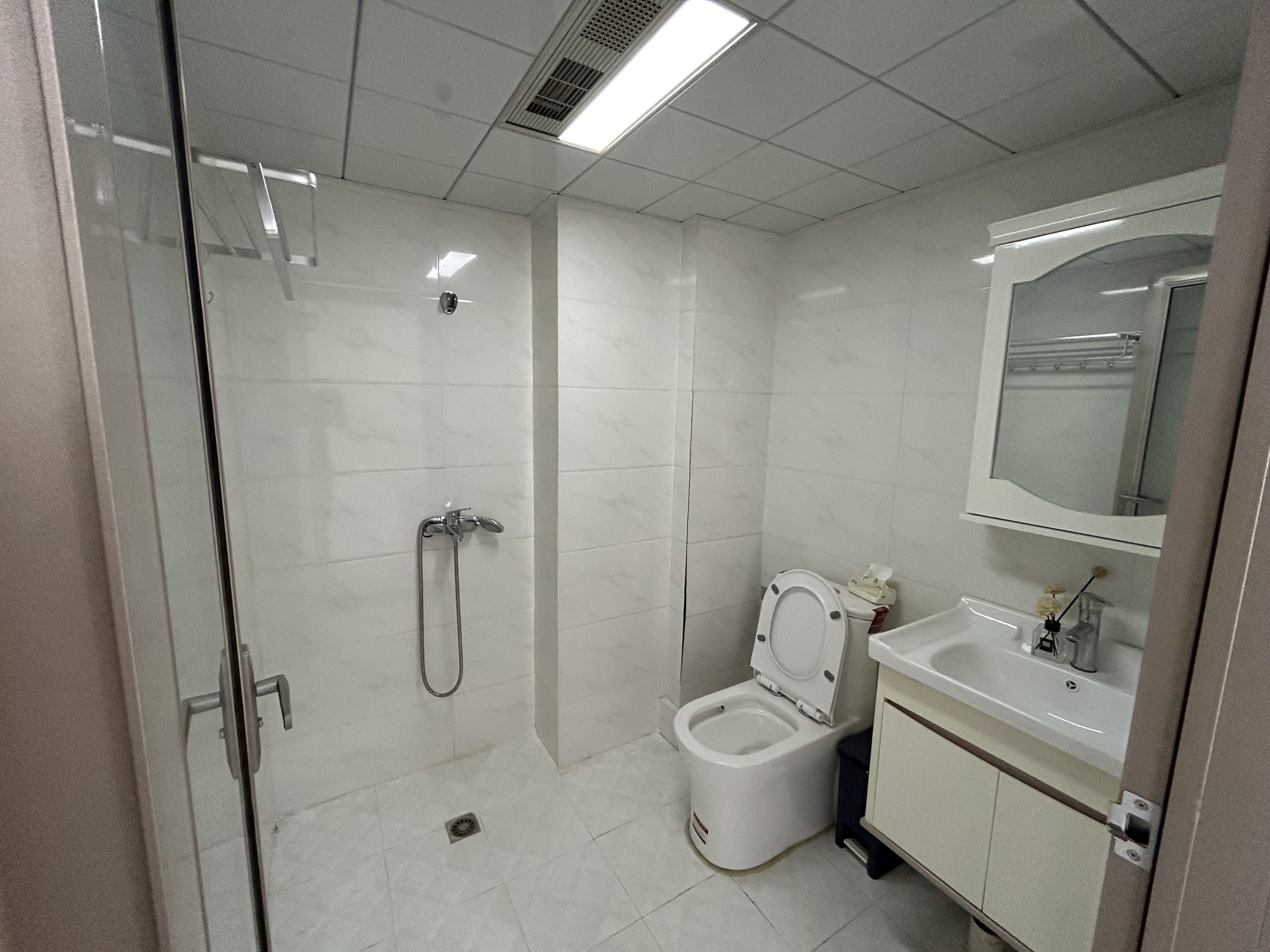 南门口安置小区一期 3室2厅2卫 2500.0元/月 南门口安置小区一期 3室2厅2卫 2500.0元/月室内图