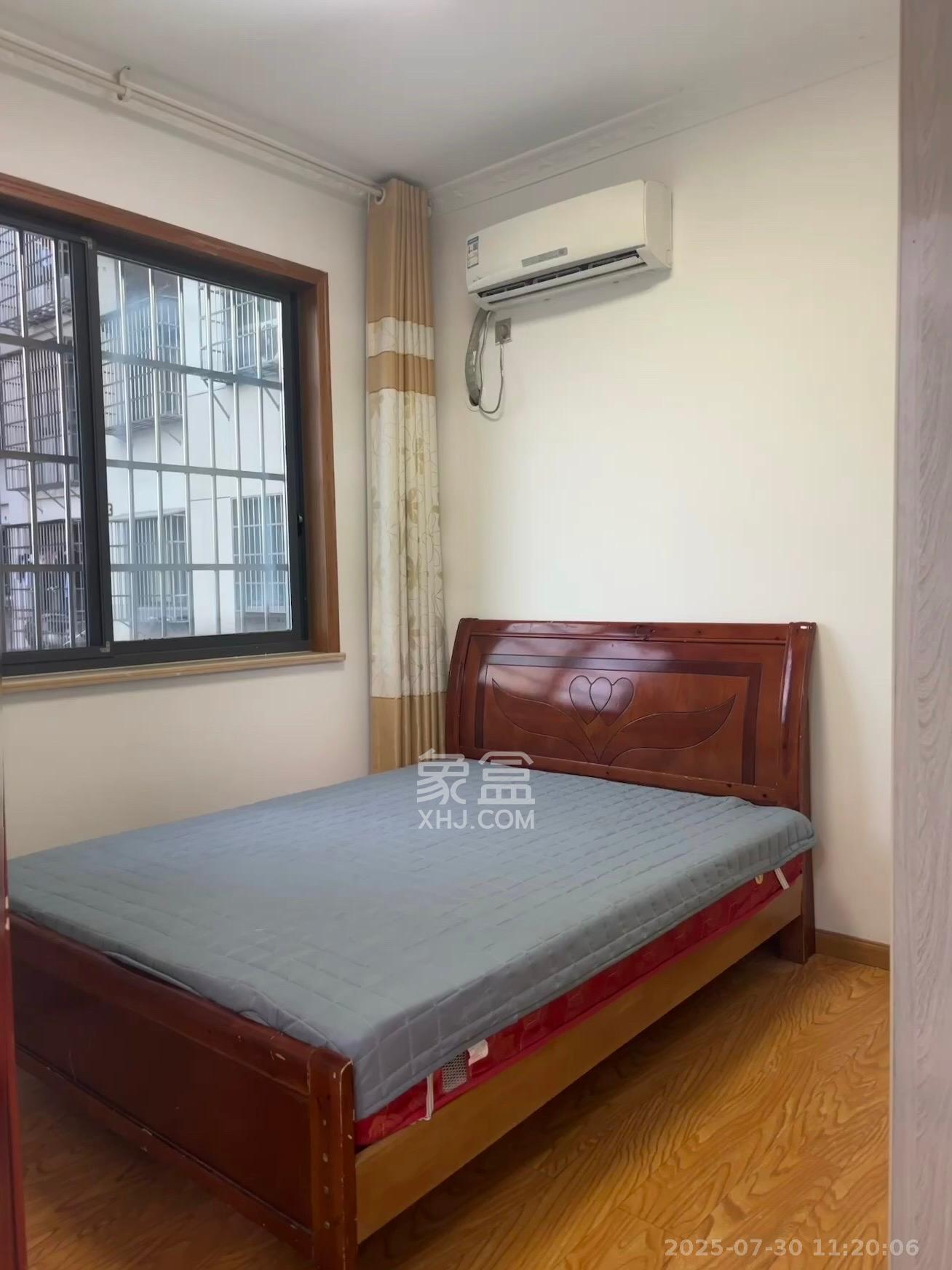 嘉顺苑 1室2厅1卫 2200.0元/月 嘉顺苑 1室2厅1卫 2200.0元/月室内图