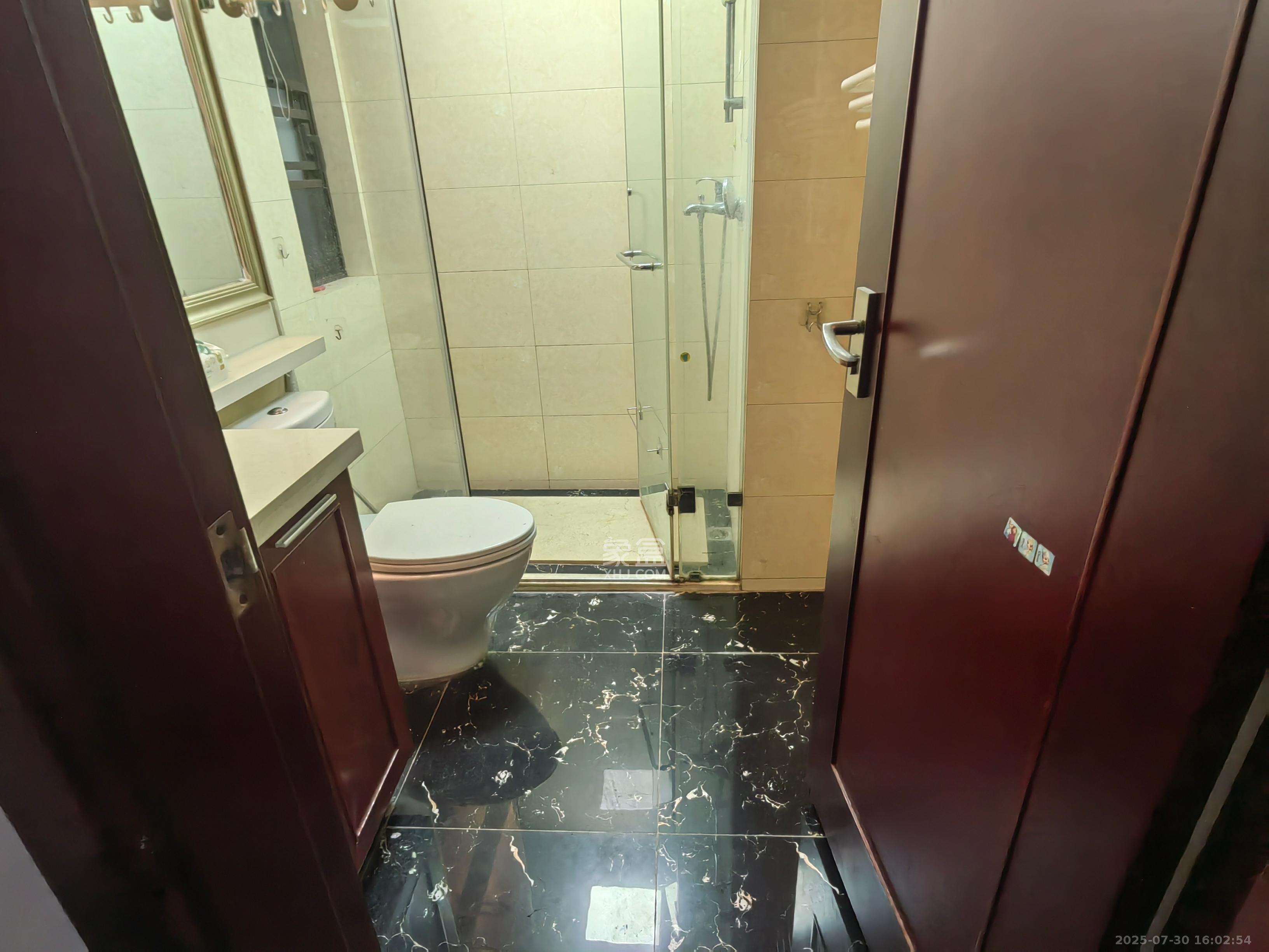 中海国际二期 4室2厅2卫 2600.0元/月 中海国际二期 4室2厅2卫 2600.0元/月室内图