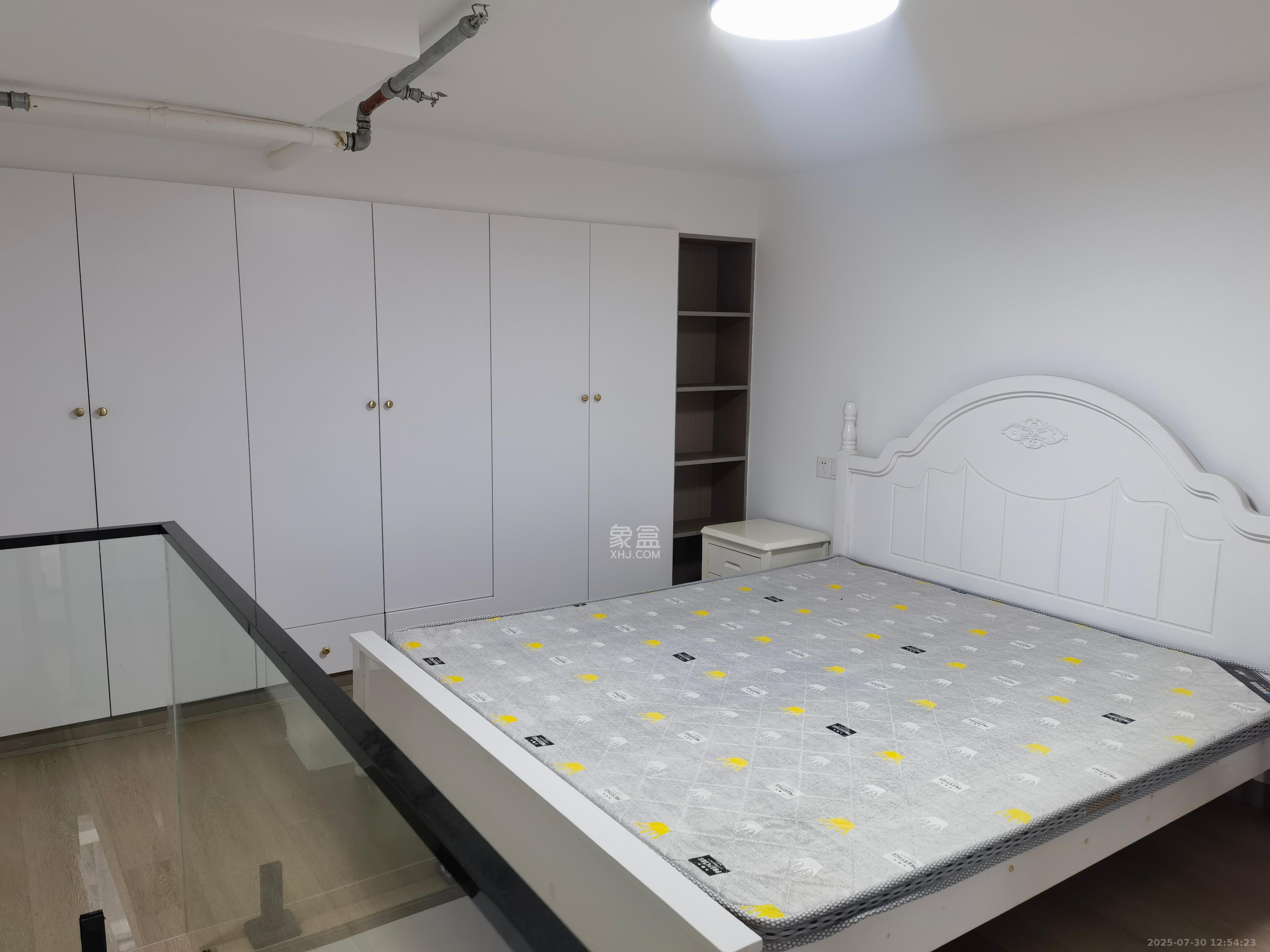 万科金色梦想A区  1室0厅0卫   1700.00元/月室内图