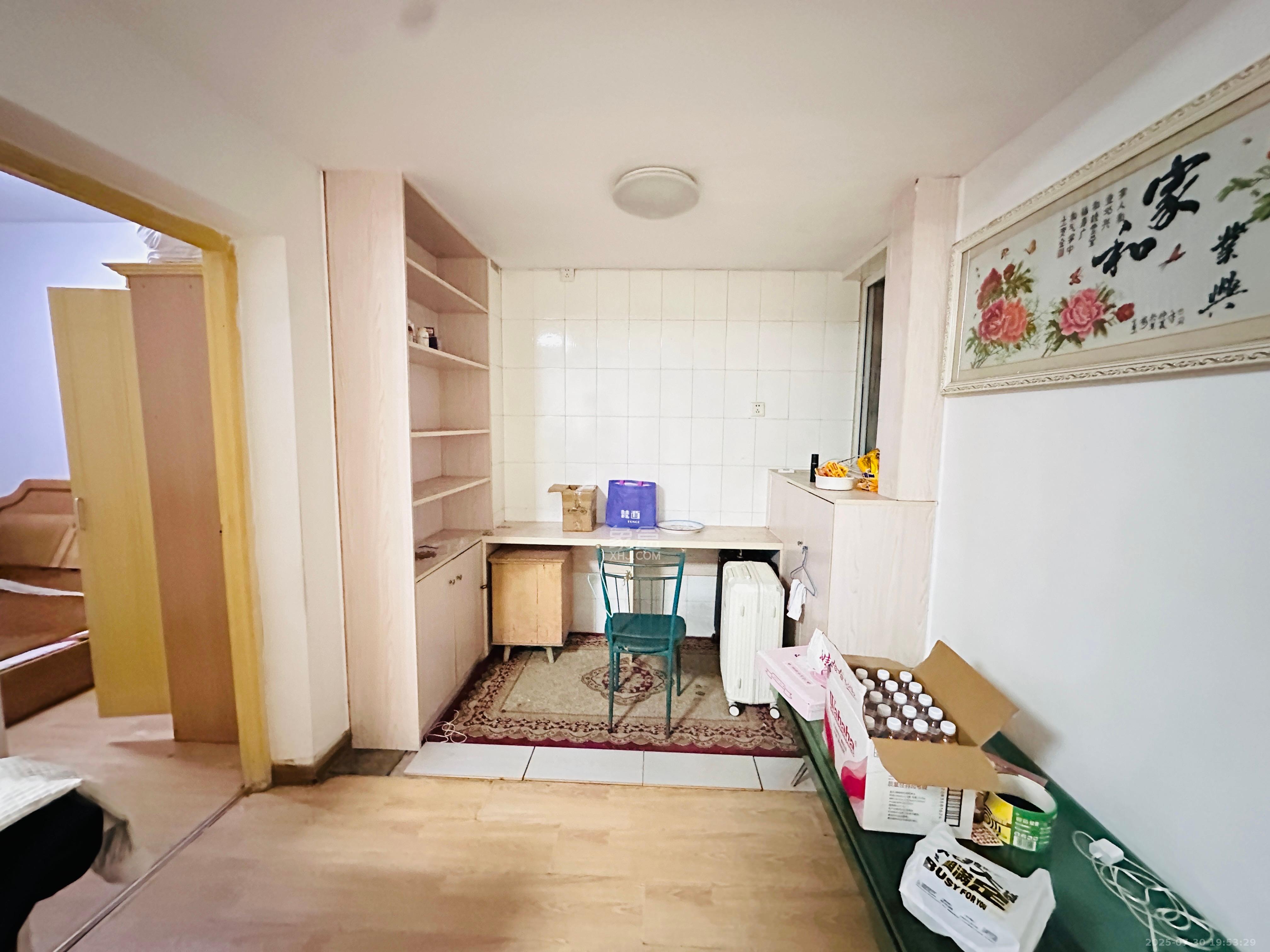 铝厂宿舍  2室1厅1卫    1000.0元/月 铝厂宿舍  2室1厅1卫    1000.0元/月室内图