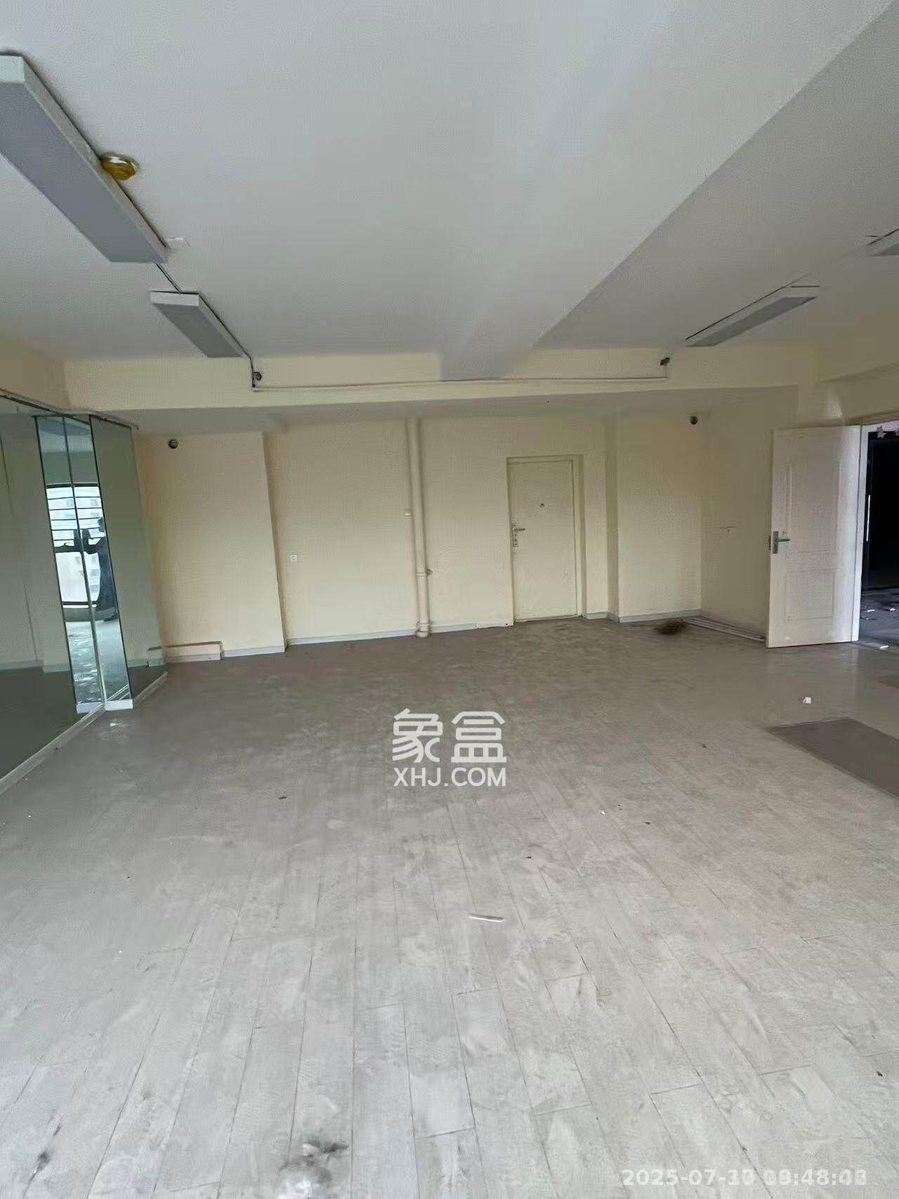 中建芙蓉工社  1室1厅1卫    1300.0元/月