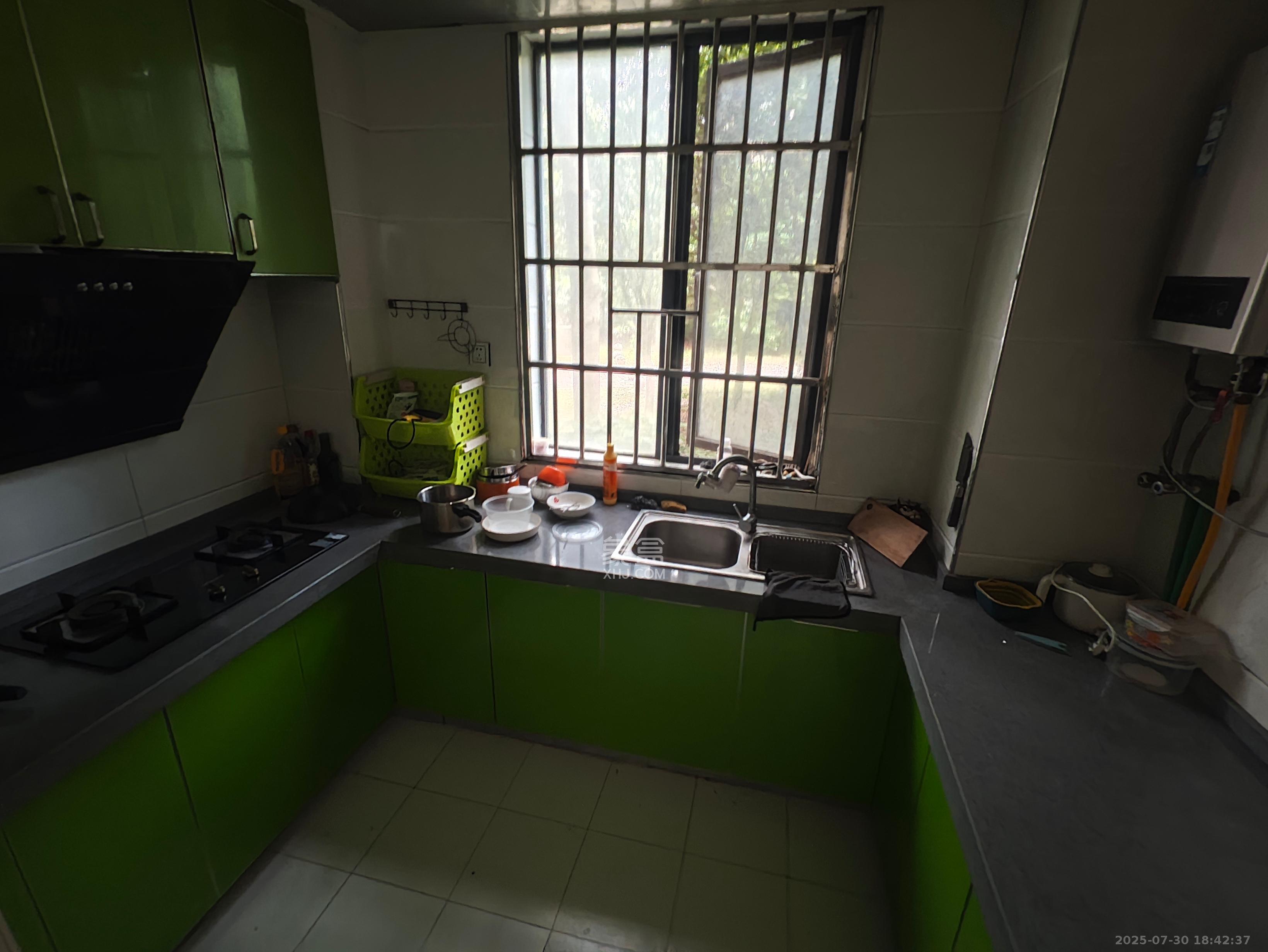 枫华府第 2室2厅1卫 1700.0元/月 枫华府第 2室2厅1卫 1700.0元/月室内图